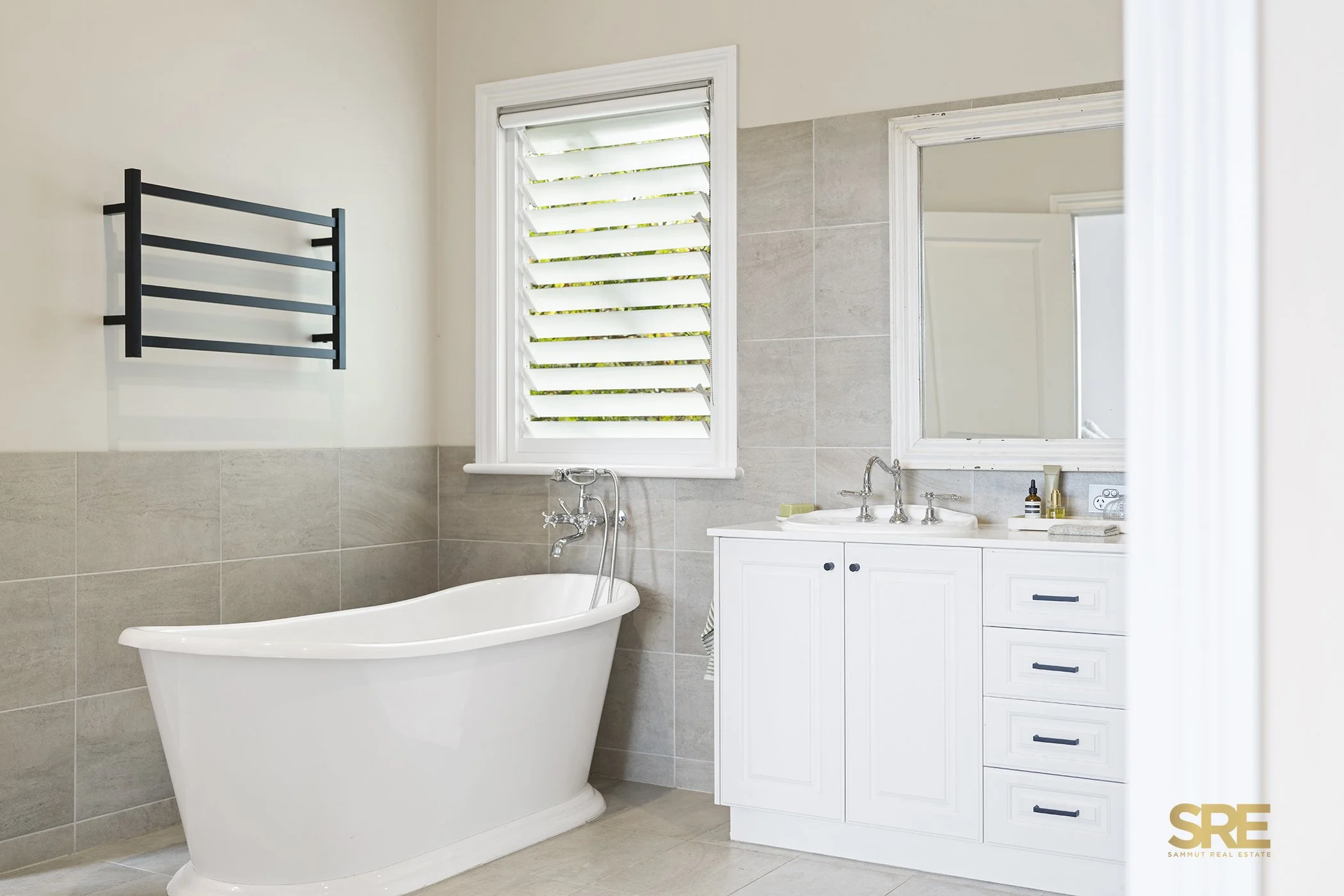 53 Links Rd Web (9).jpg