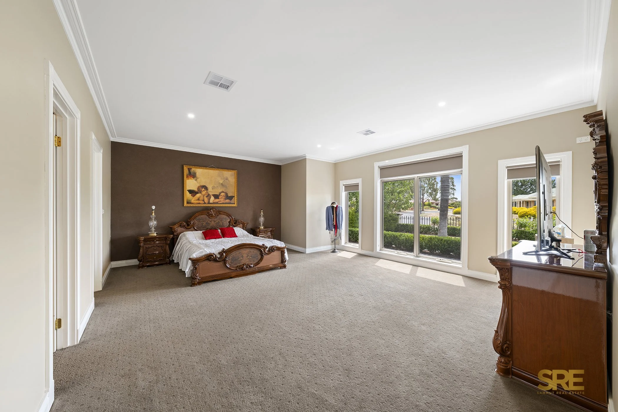 7 Highfield Way Web (6).jpg