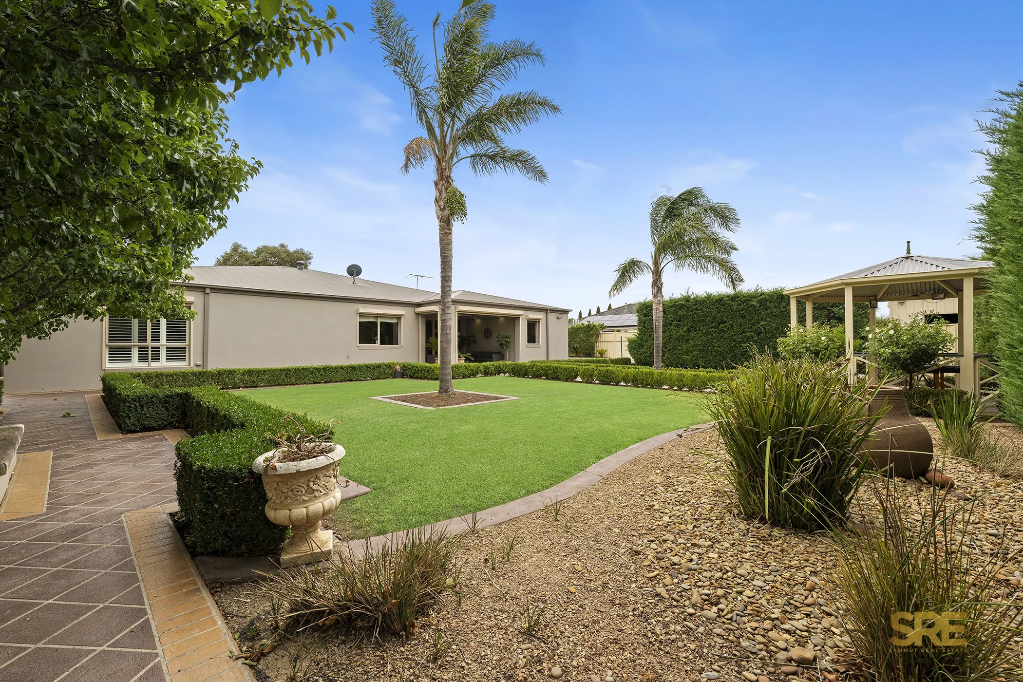 7 Highfield Way Web (25).jpg