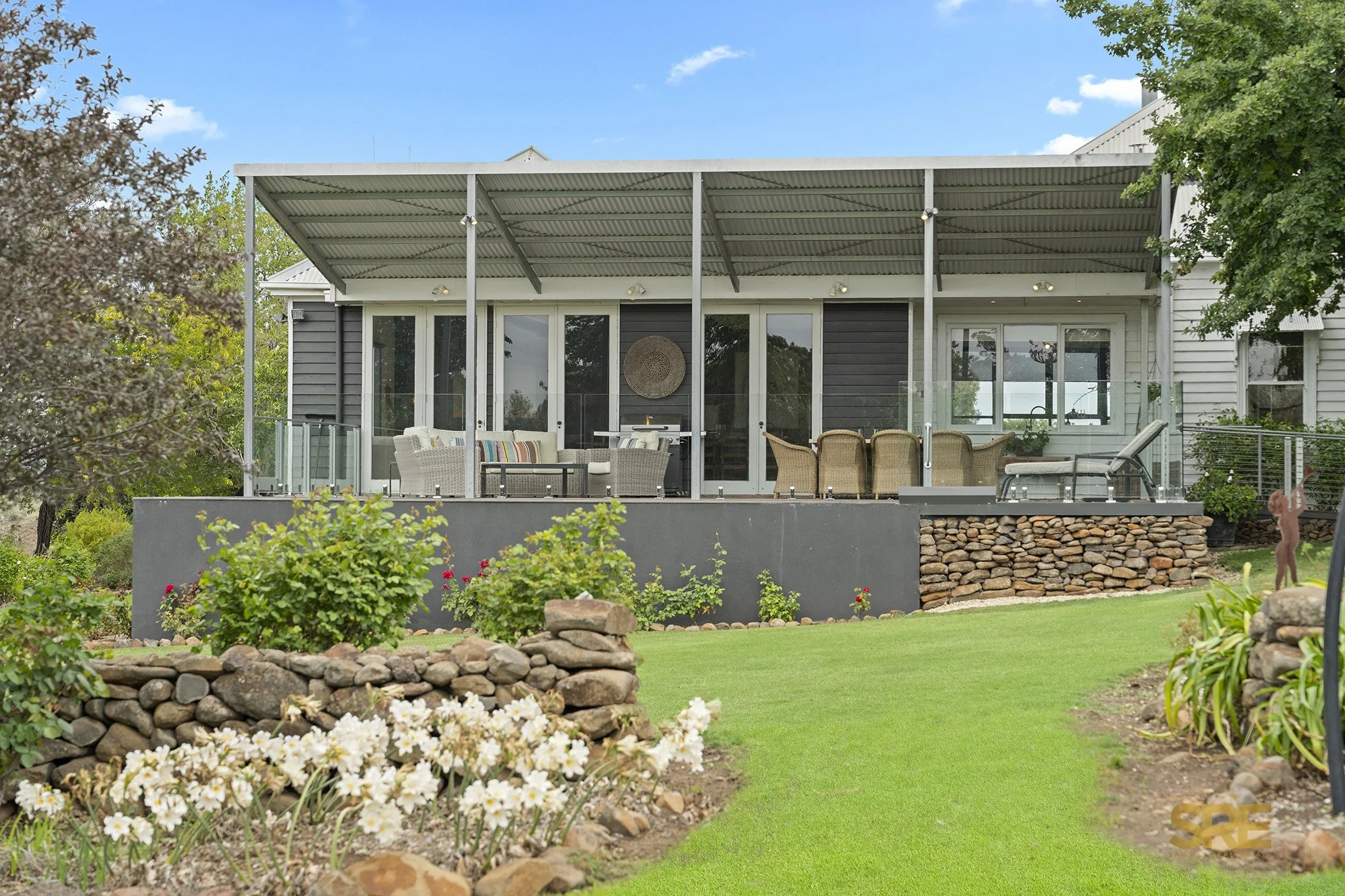 632 North Redesdale Road Web (28).jpg