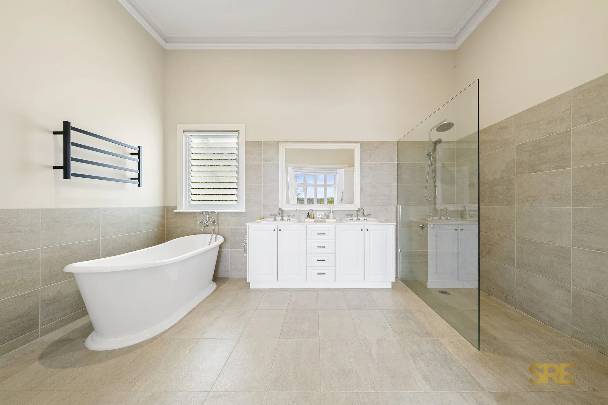 53 Links Rd Web (28).jpg