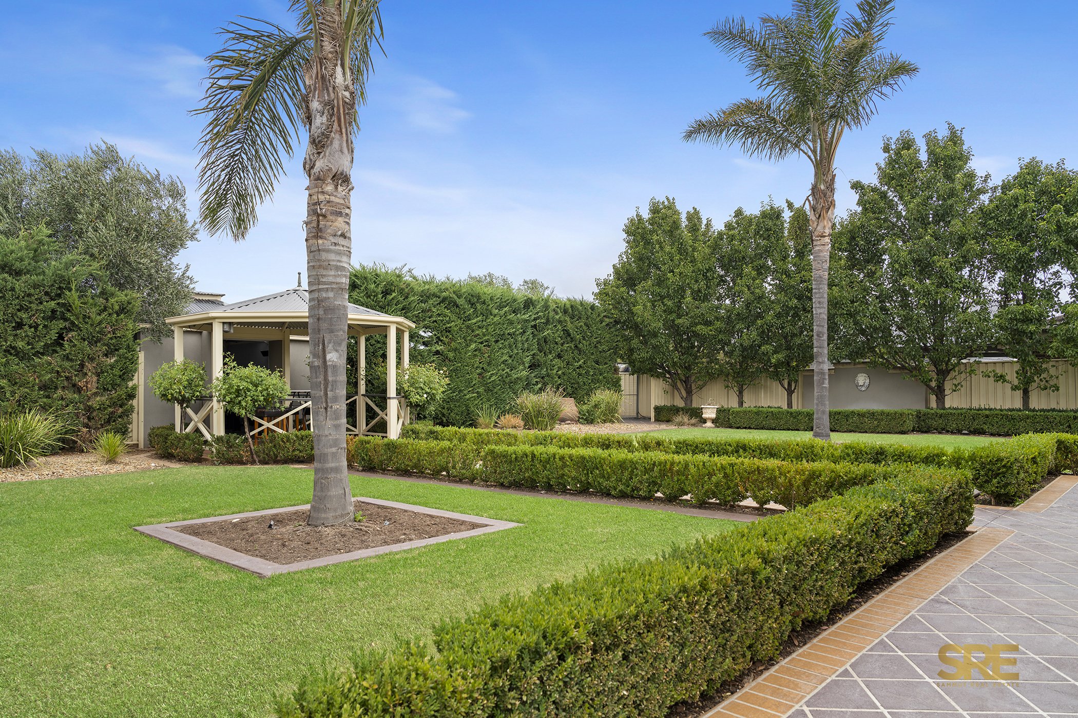 7 Highfield Way Web (5).jpg