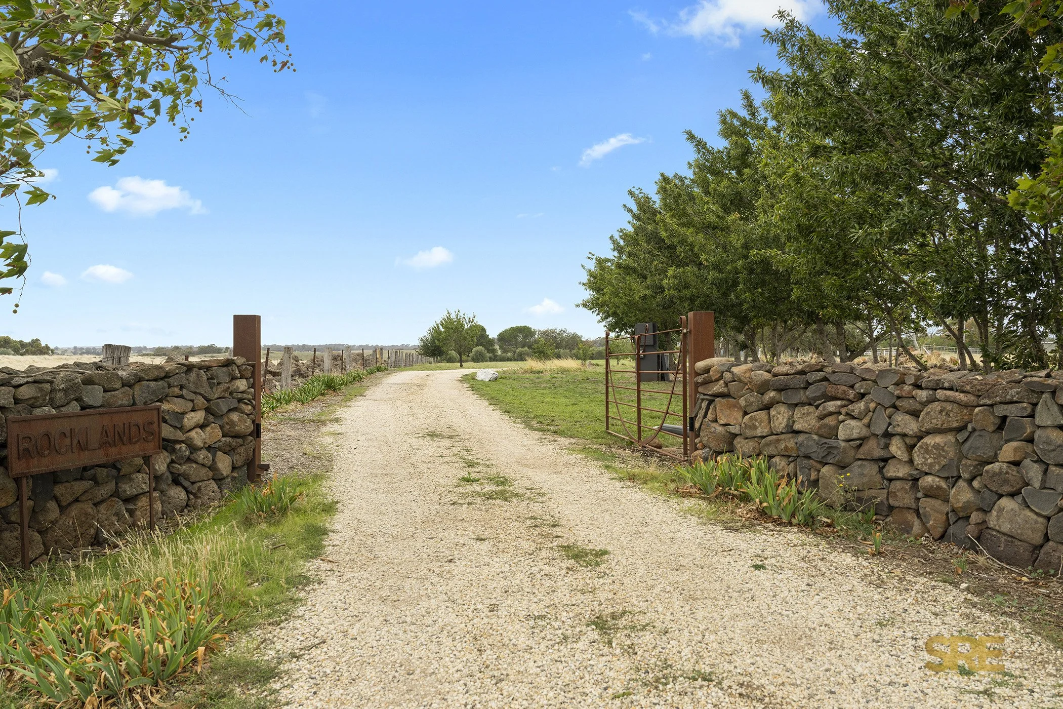 632 North Redesdale Road Web (32).jpg