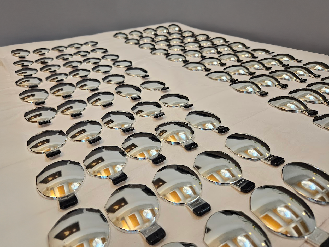 Free-form surfaces – reflectors in rows