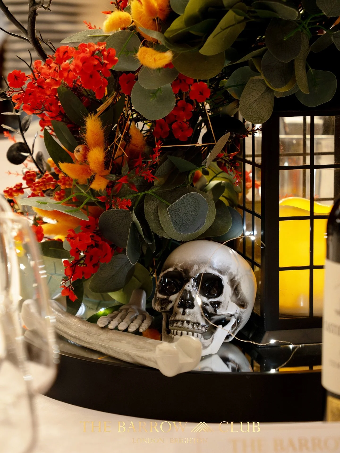A grand event! 💀🌺

I know we shouldn&rsquo;t have favourites ..but &hellip; this has to be our fave Halloween set up this year! 🎃

A scarily good event for the Halloween edition of @thebarrowclub at the @thegrandbrighton .

We are also so excited 