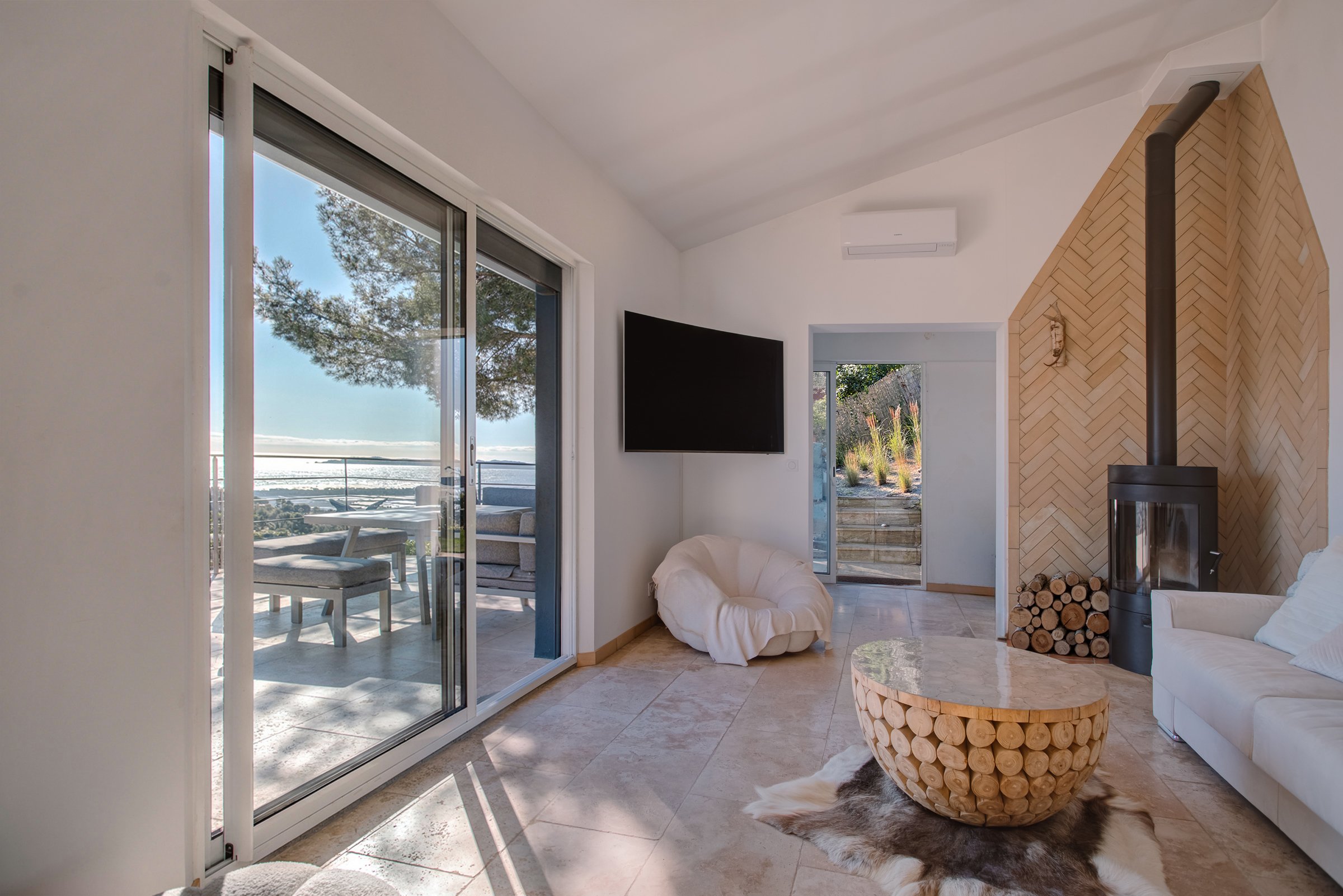 maison_HYERES_mont des oiseaux_terrasse_vue_mer_albanandfriends-19 copie.jpg