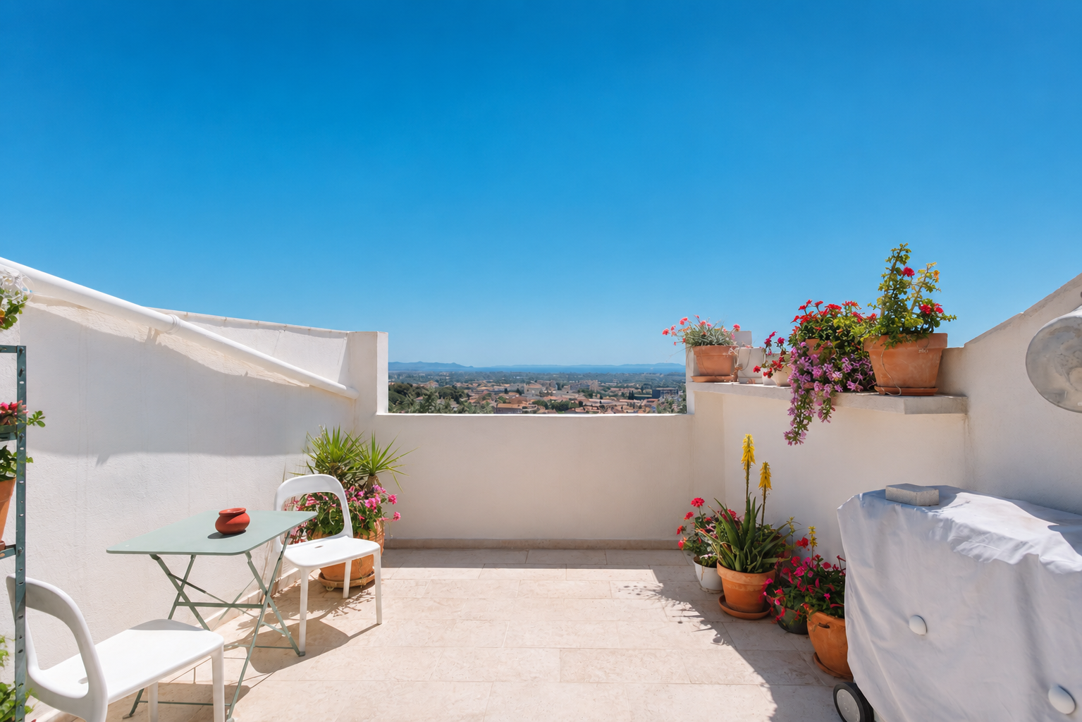 Maison_Hyeres_Terrassevuemer_albanandfriends-2.png