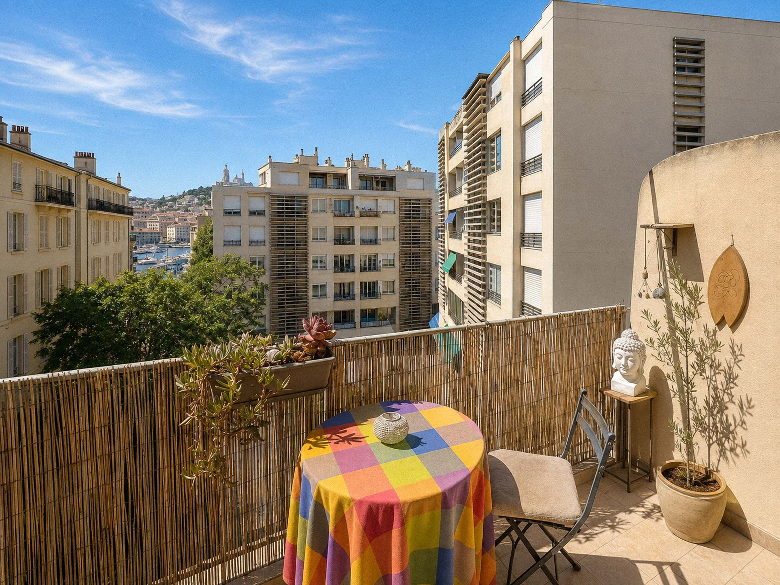 T4_marseille_terrasse_vieuxport_albanandfriends_32_1.jpg