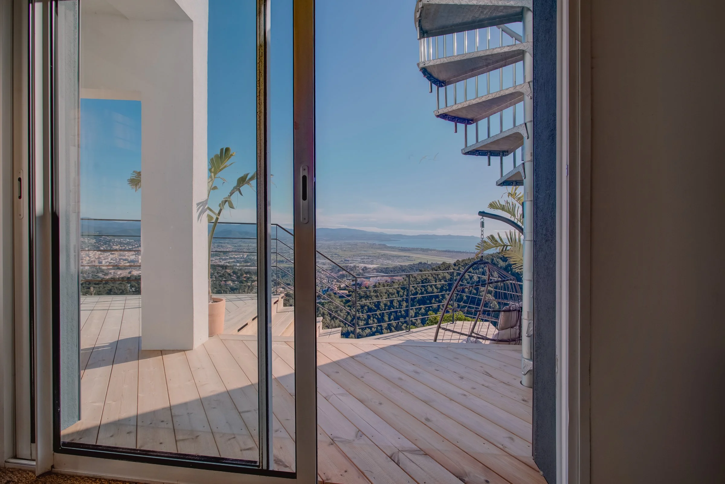 maison_HYERES_mont des oiseaux_terrasse_vue_mer_albanandfriends-2.jpg