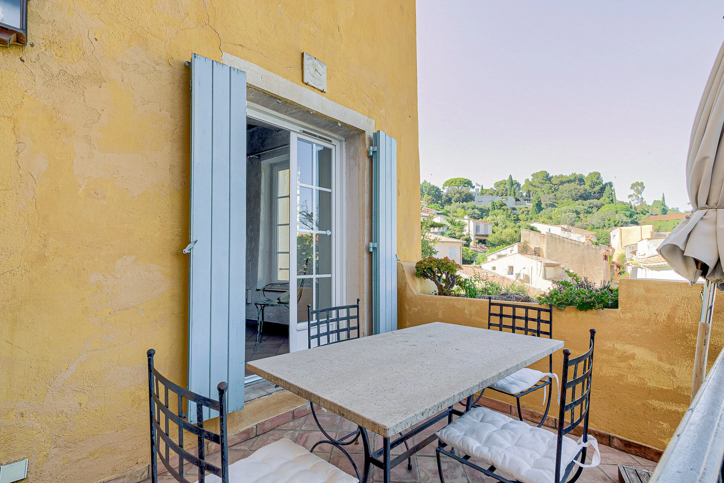 Albanandfriends_Hyeres_terrasse_maison_vieilleville-19.jpg
