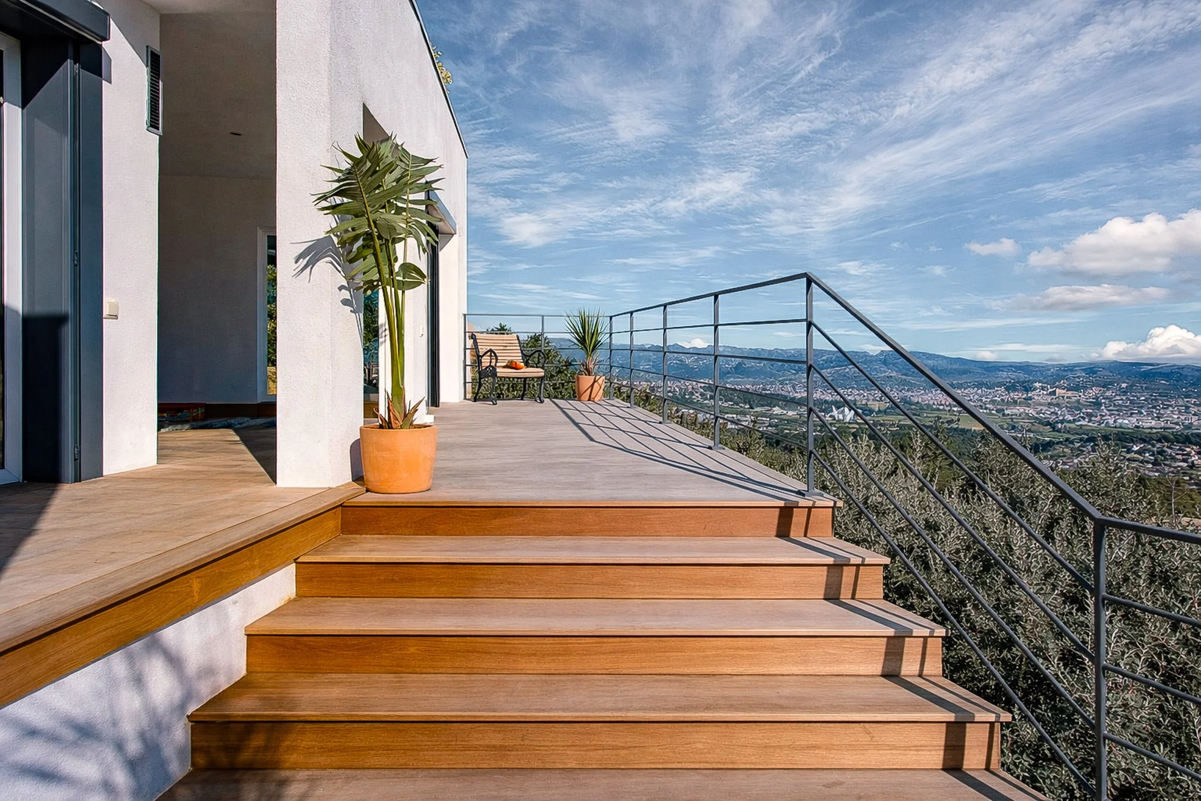 maison_HYERES_mont des oiseaux_terrasse_vue_mer_albanandfriends-5.jpg