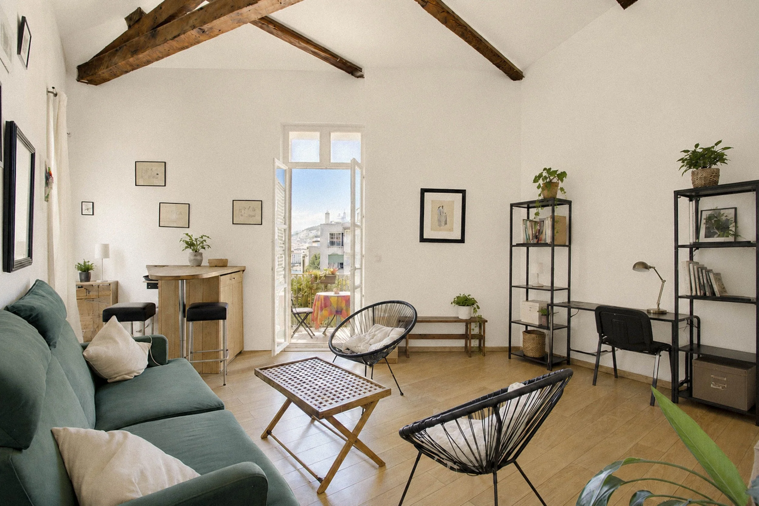 T4_marseille_terrasse_vieuxport_albanandfriends-4_1.jpg