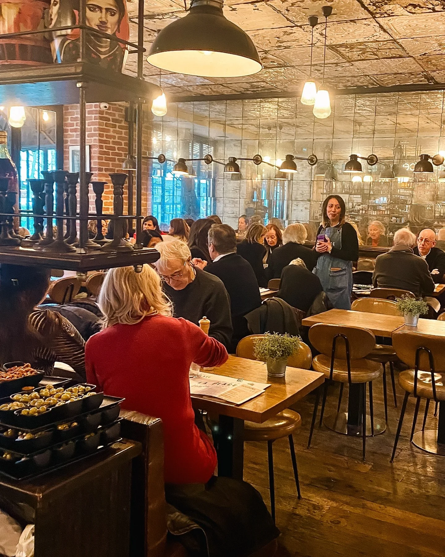 D&eacute;jeuner en salle, en terrasse ou au bar @laplace_neuilly ☀️