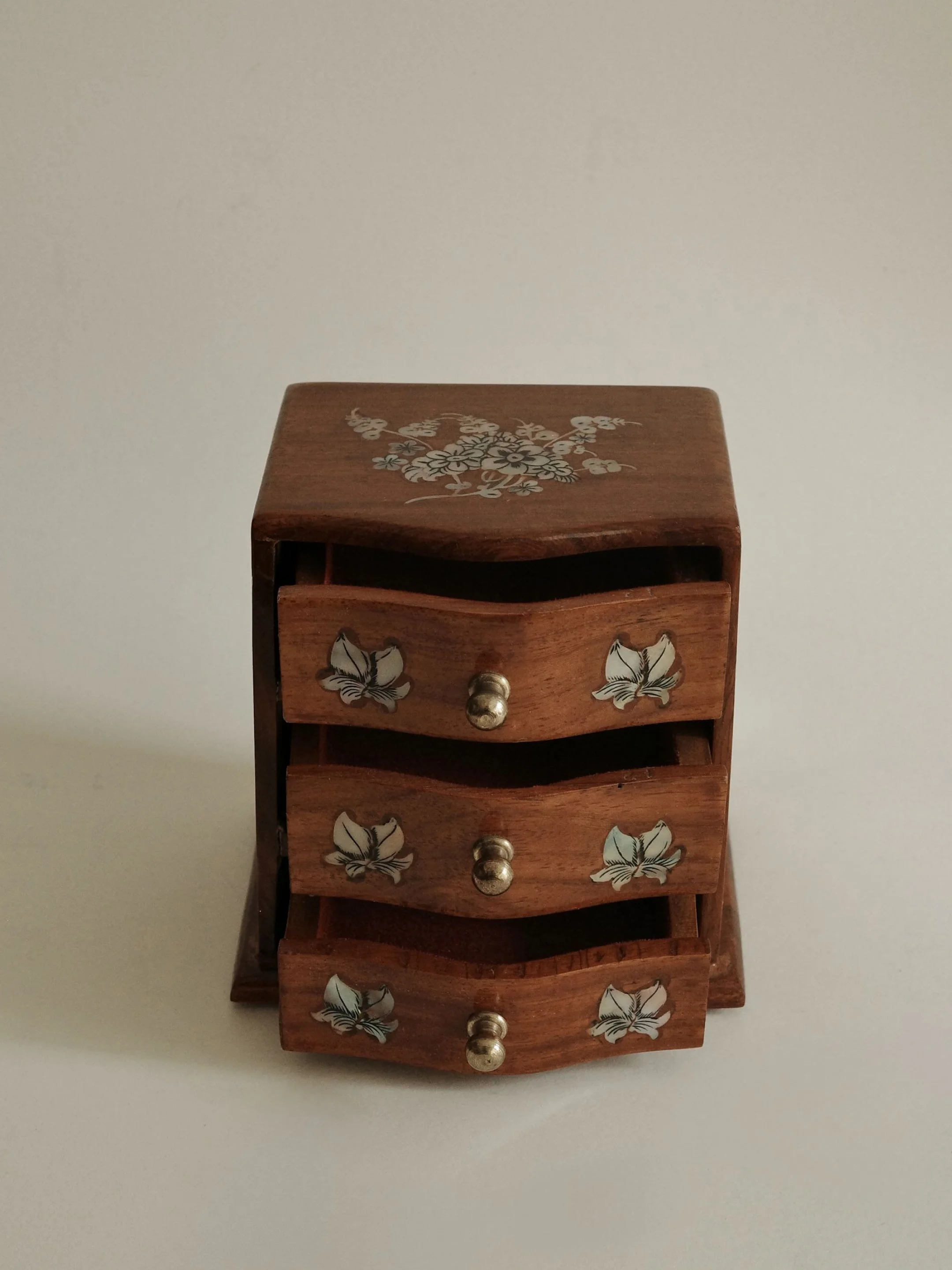 Frame 1865.jpg