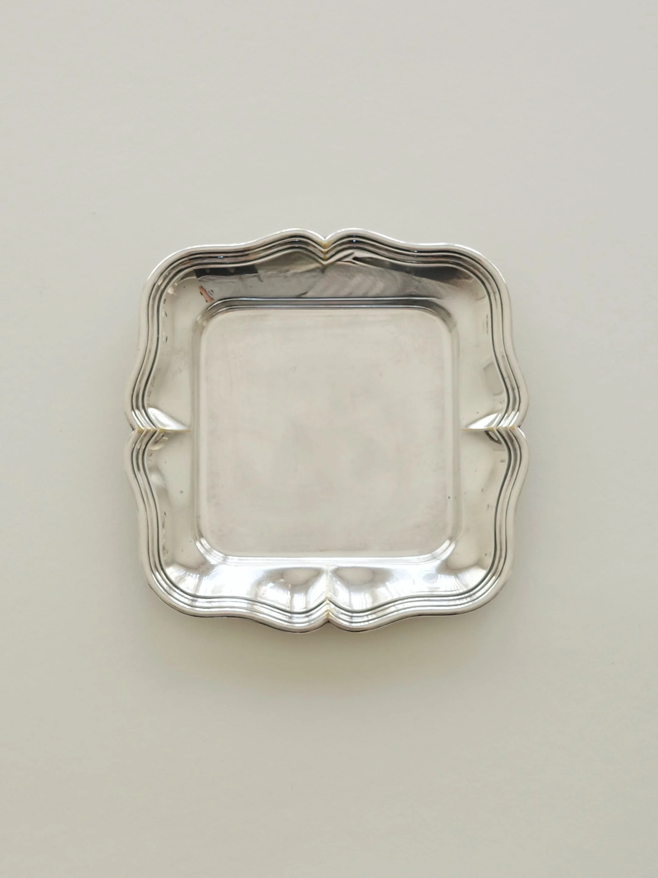 Frame 3122.jpg