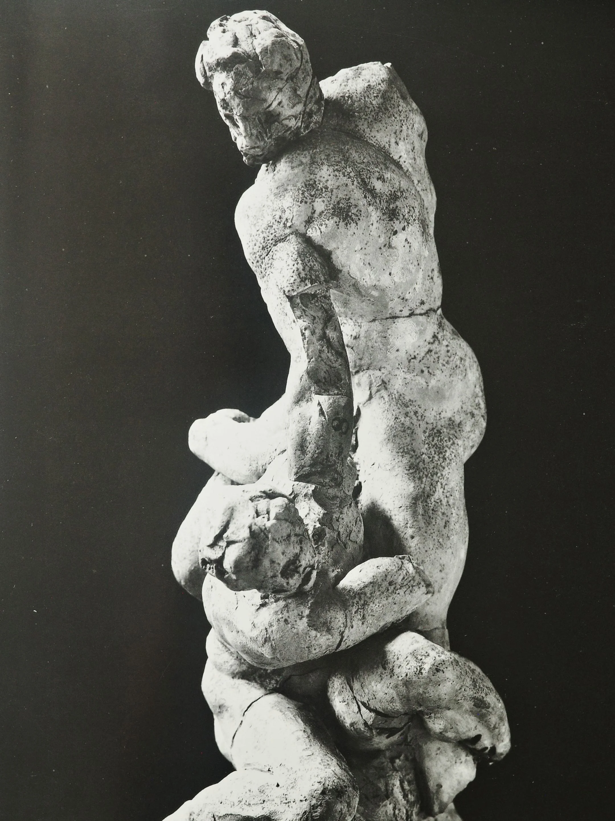 Frame 3892.jpg