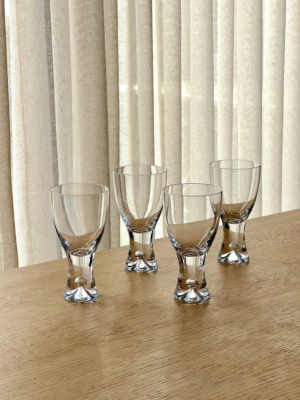 Set of 4 Iittala Tapio wine glasses | to&fro
