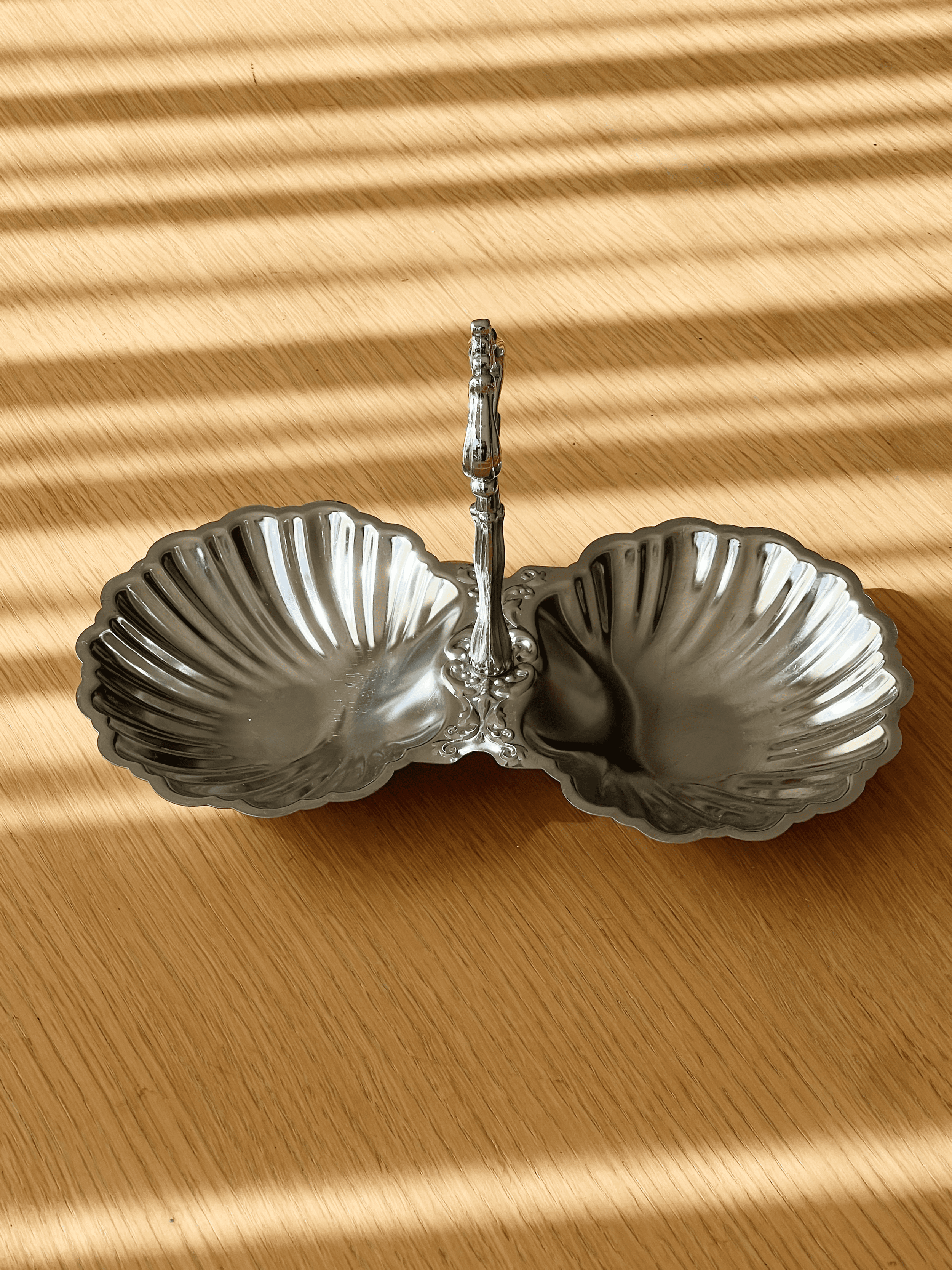vintage-chrome-serving-plate-shell.png