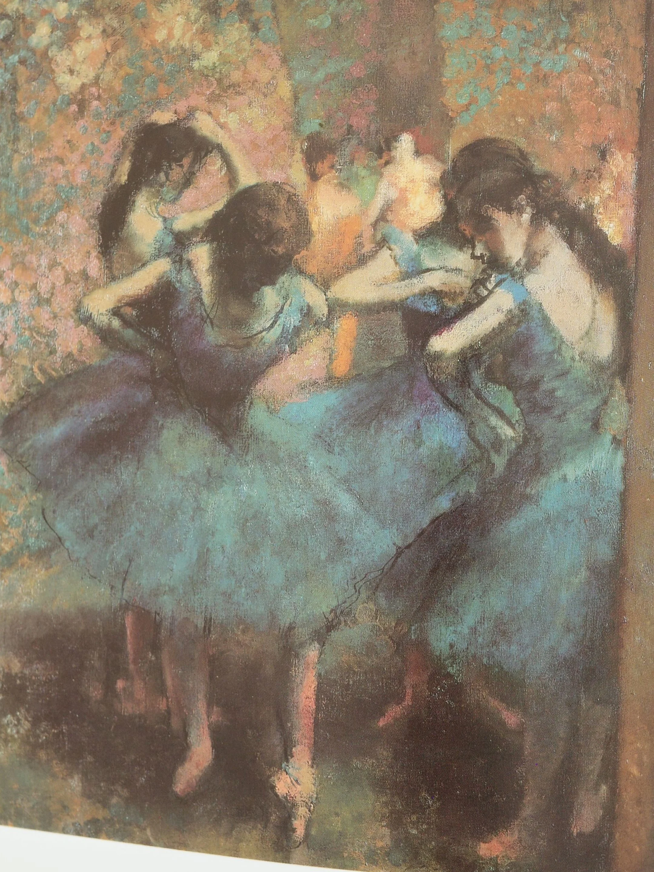 Frame 3433.jpg