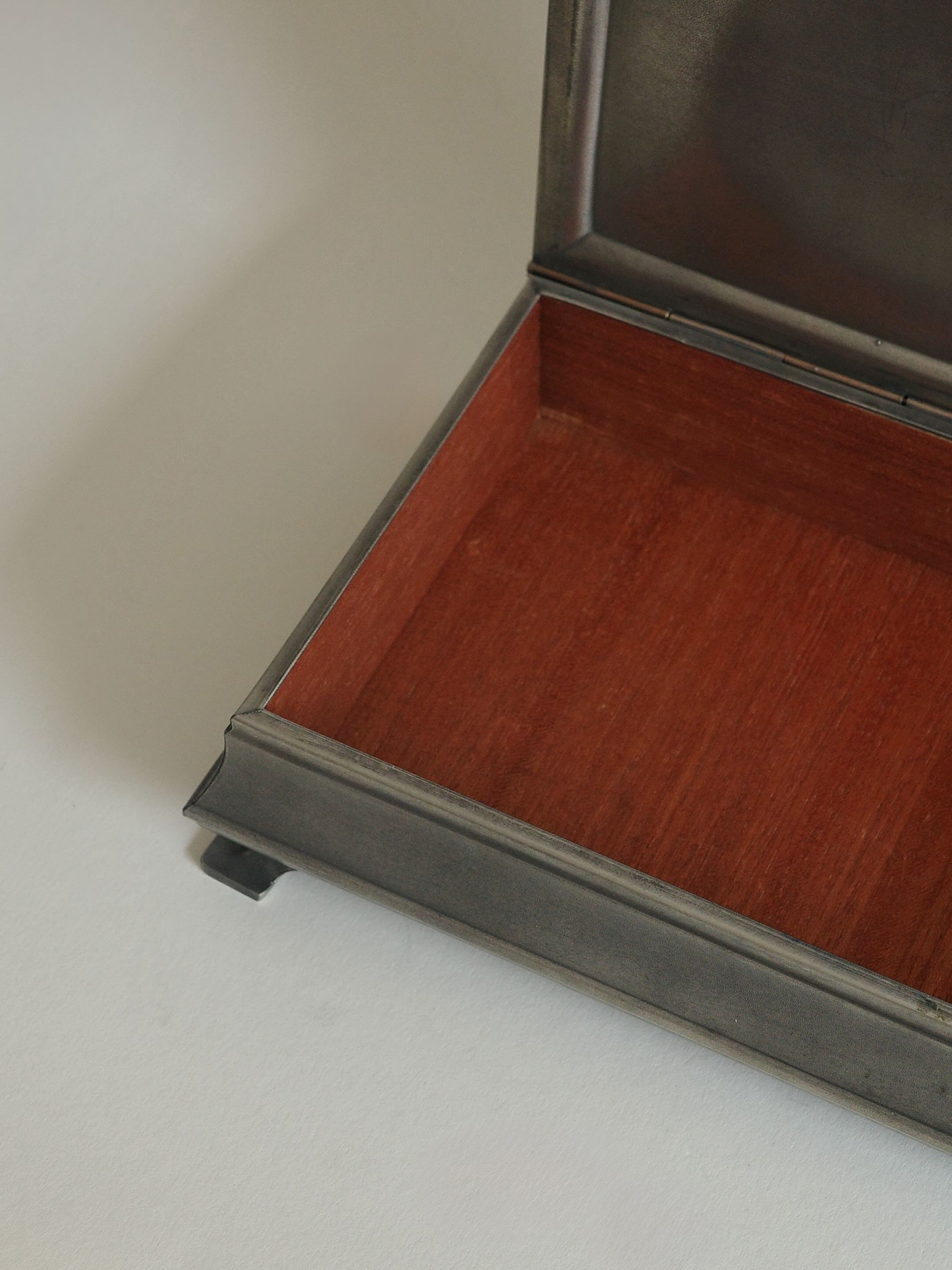 Frame 3967.jpg