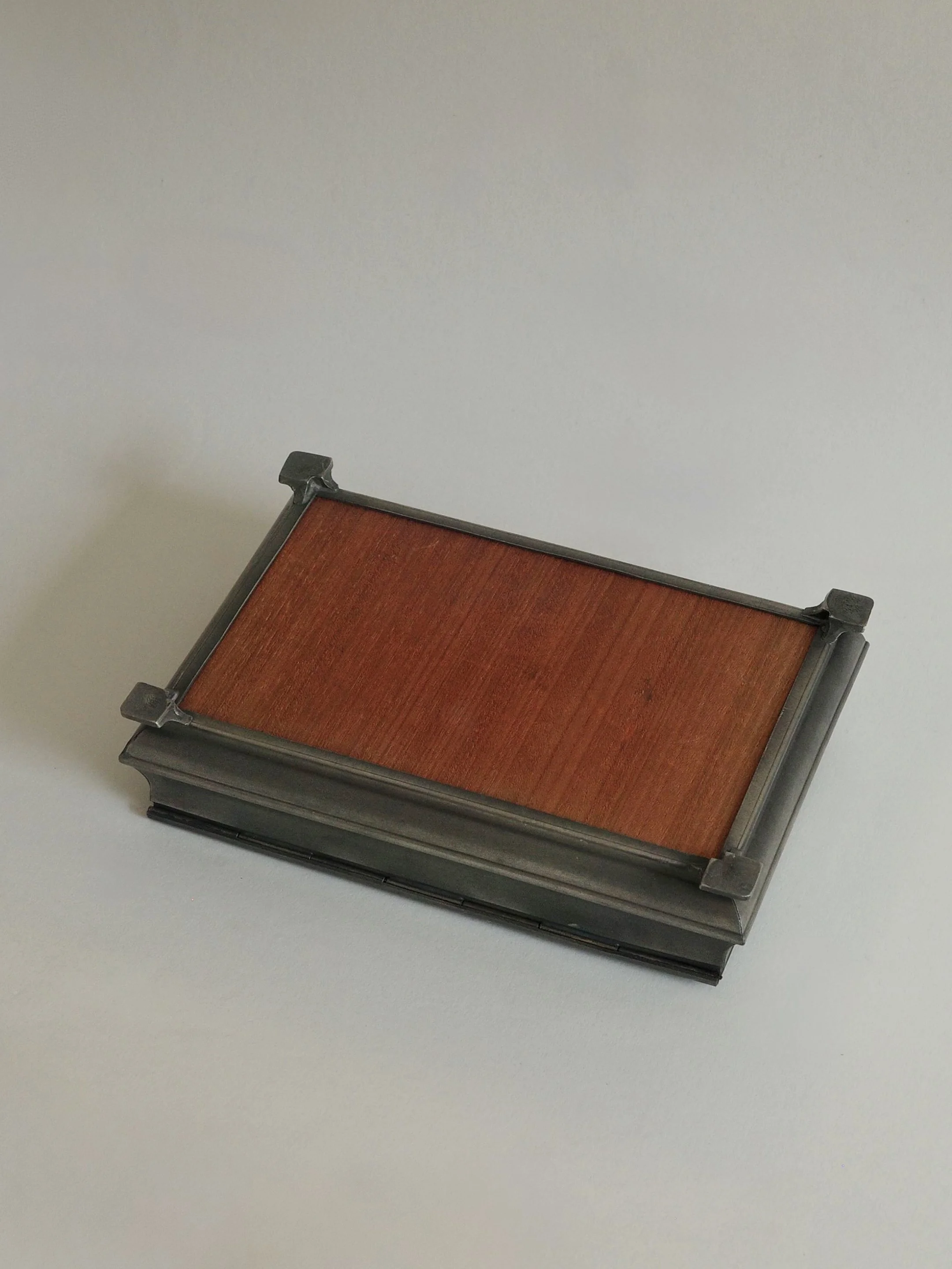 Frame 3965.jpg