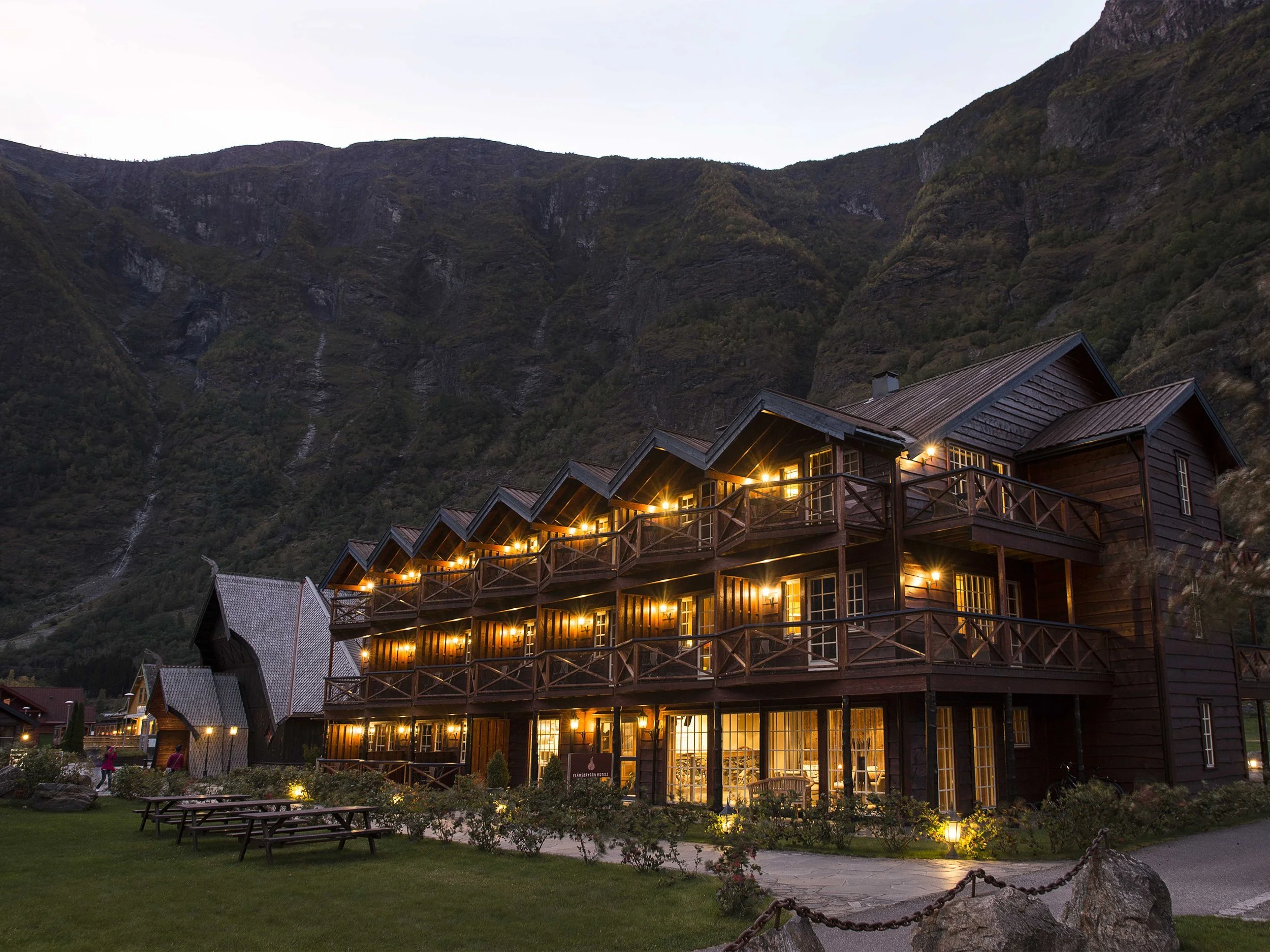 Flåmsbrygga Hotell 10 Thor Brødreskift.jpg