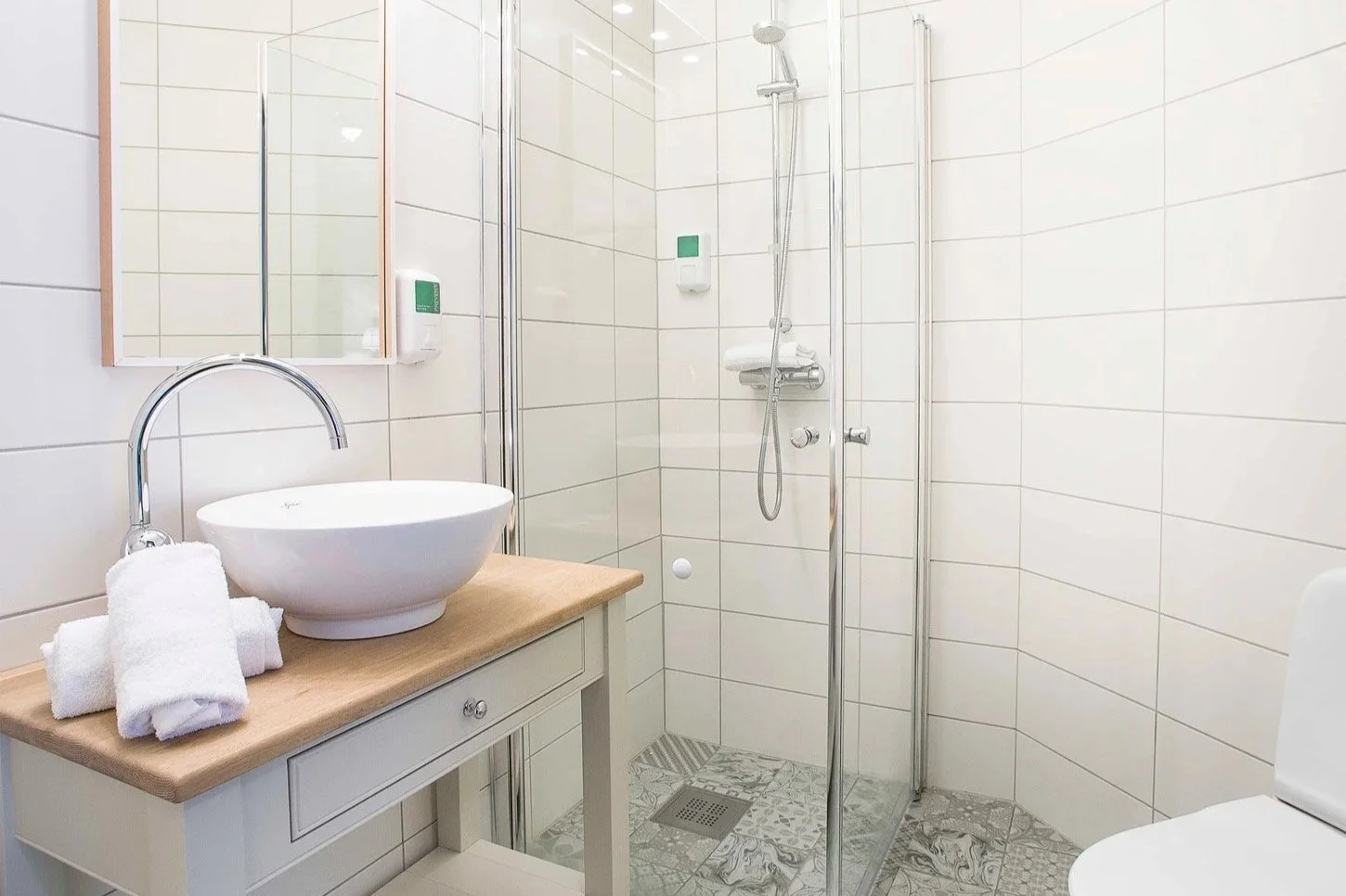 Bathroom economy double room