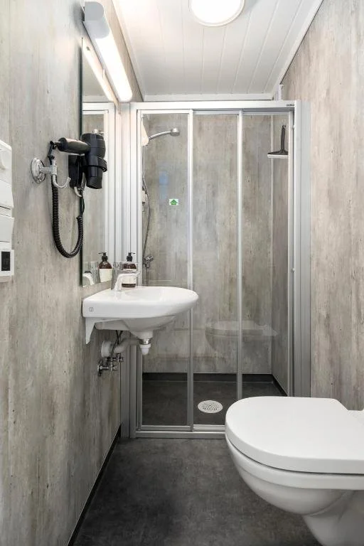 Guesthouse bathroom