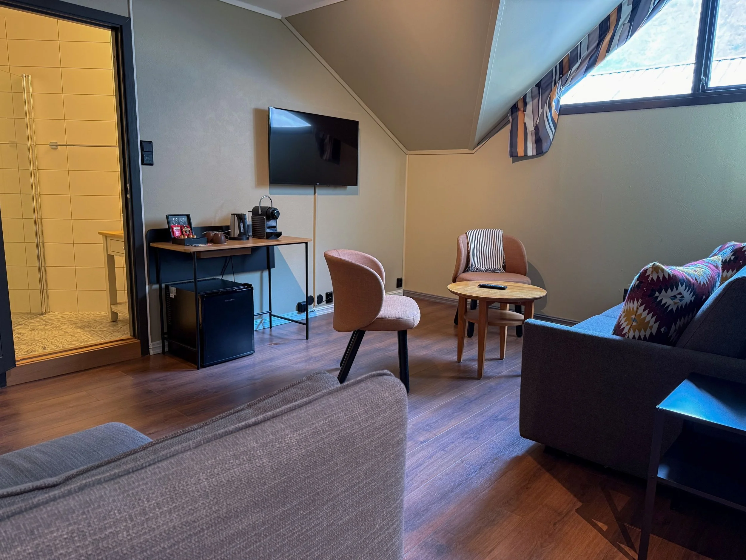 Family room without balcony 01.jpg