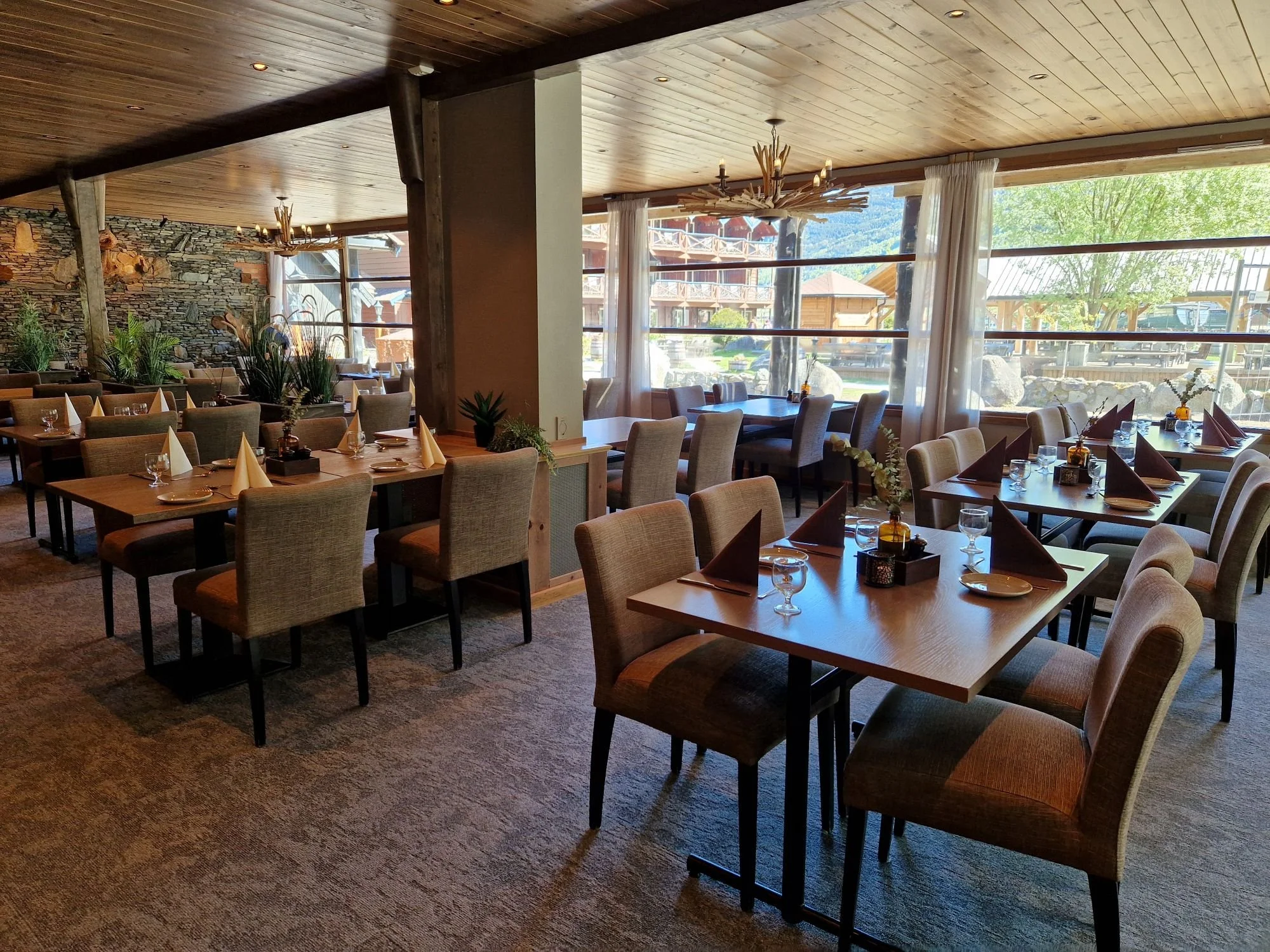 Interior and table setting at Flåm Restaurant at Flåmsbrygga in Flåm