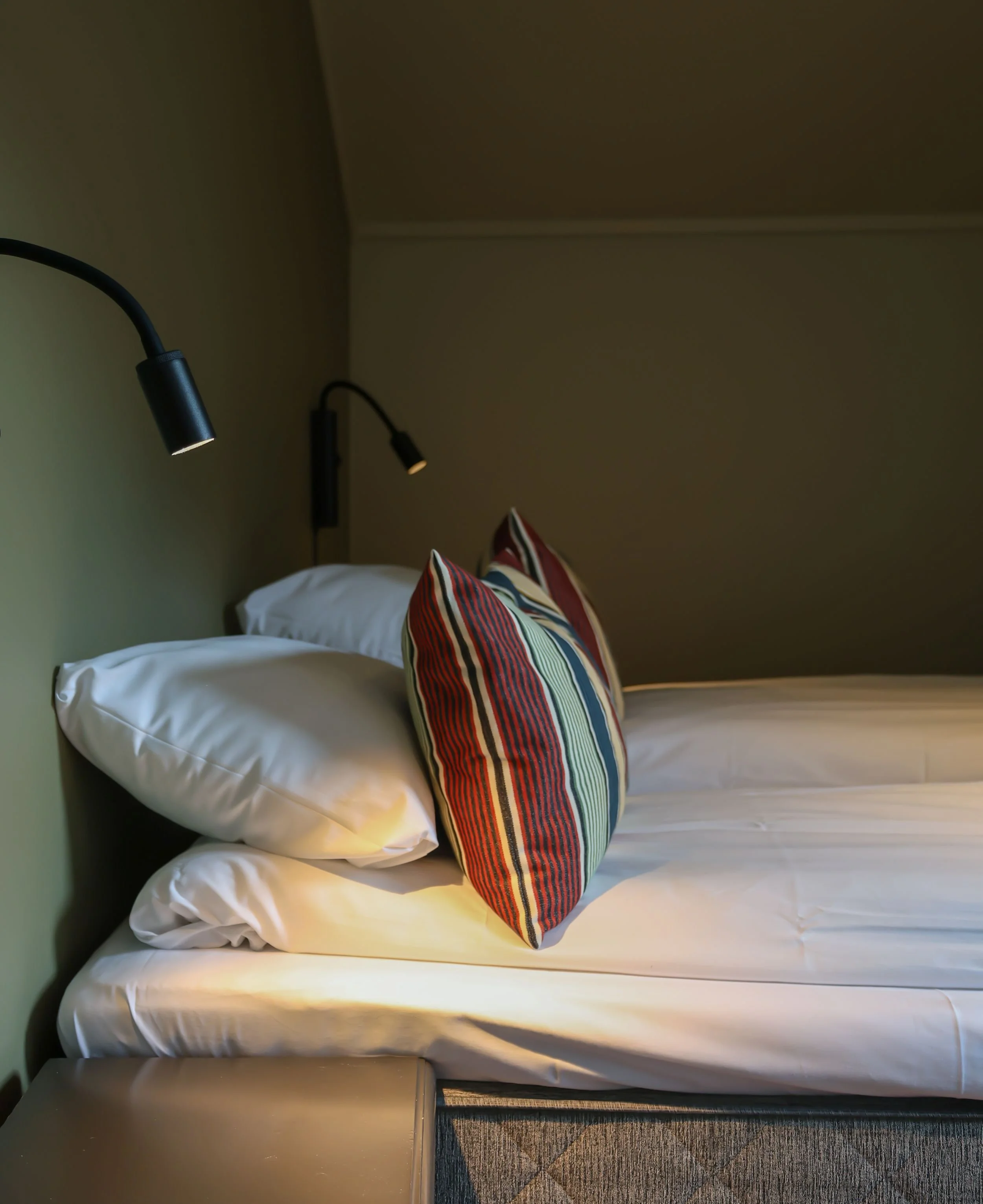 Family room with balcony 08.jpg