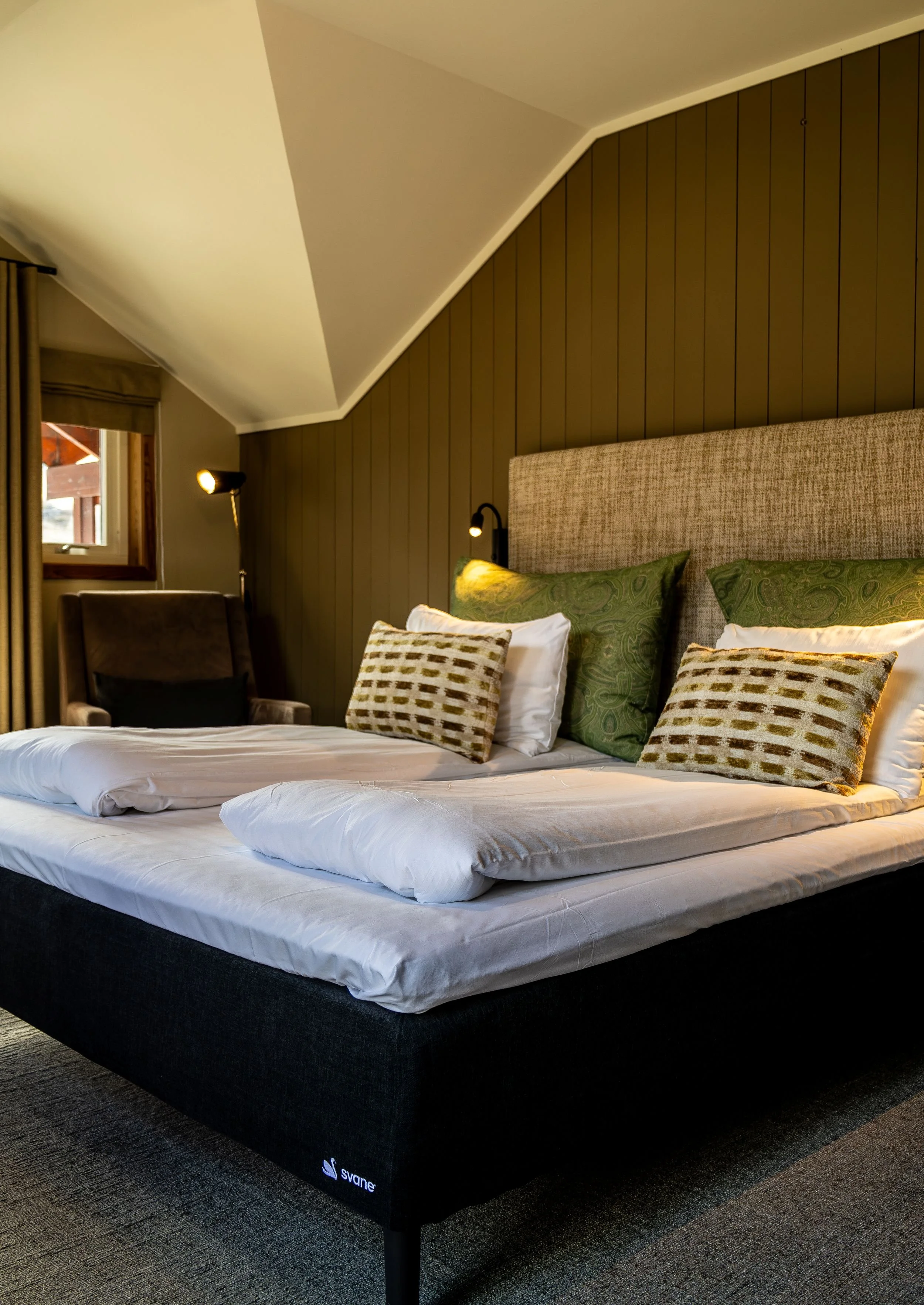 Superior room with balcony 04.jpg