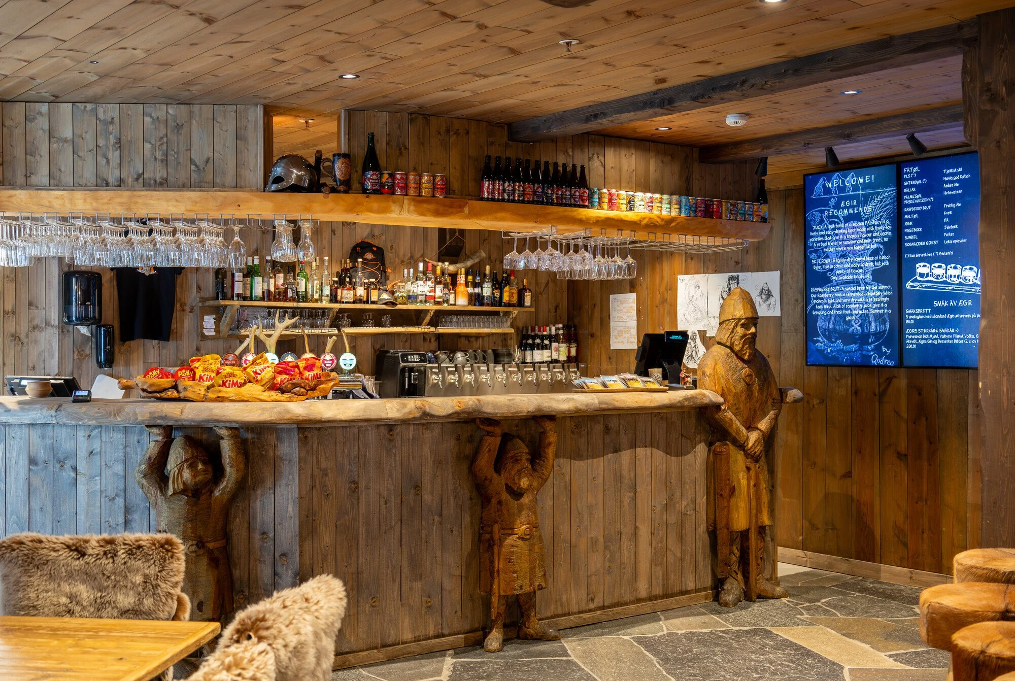 The bar in Ægir GastroPub