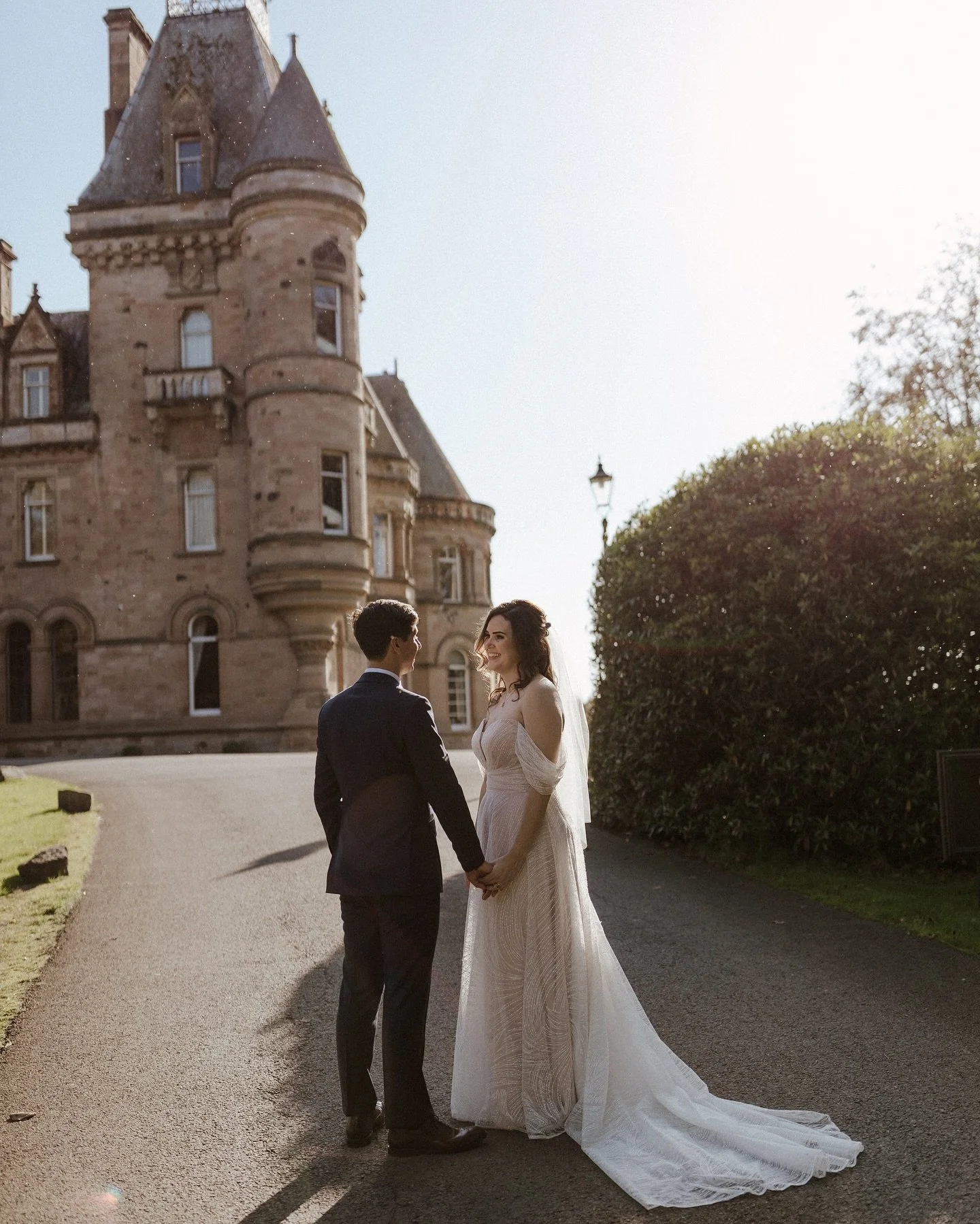We were treated to some major September sun for Georgina &amp; Jackson&rsquo;s day (which you&rsquo;ll know if you live in Scotland is a rarity!) 

A brilliant day whilst second shooting for @graememcinnesphotography 

#scottishweddingphotographer #w