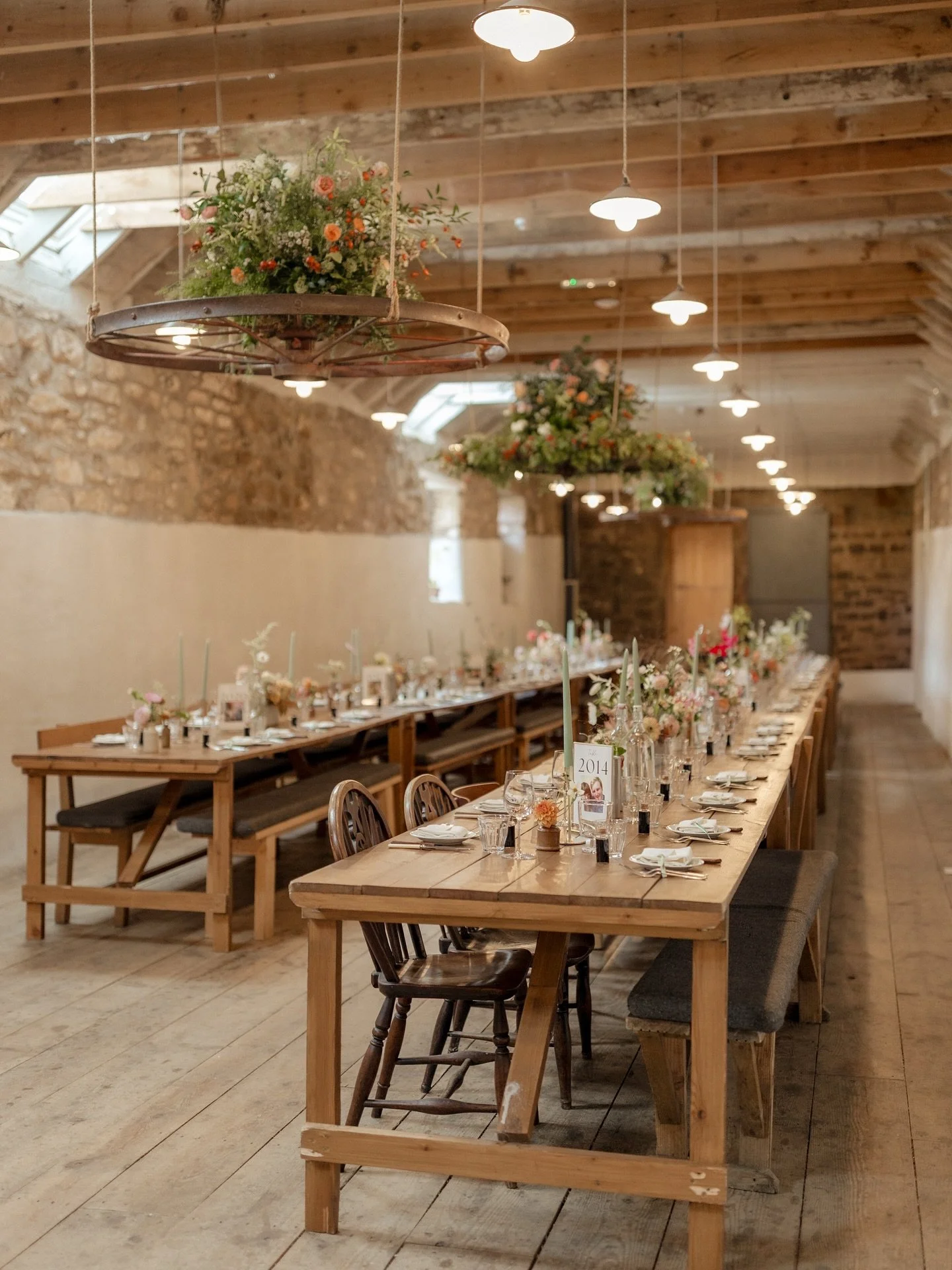 A few frames from N &amp; O&rsquo;s autumnal celebrations filled with the most fun and relaxed energy 🙌 

Taken whilst seconding shooting @madhouseweddings