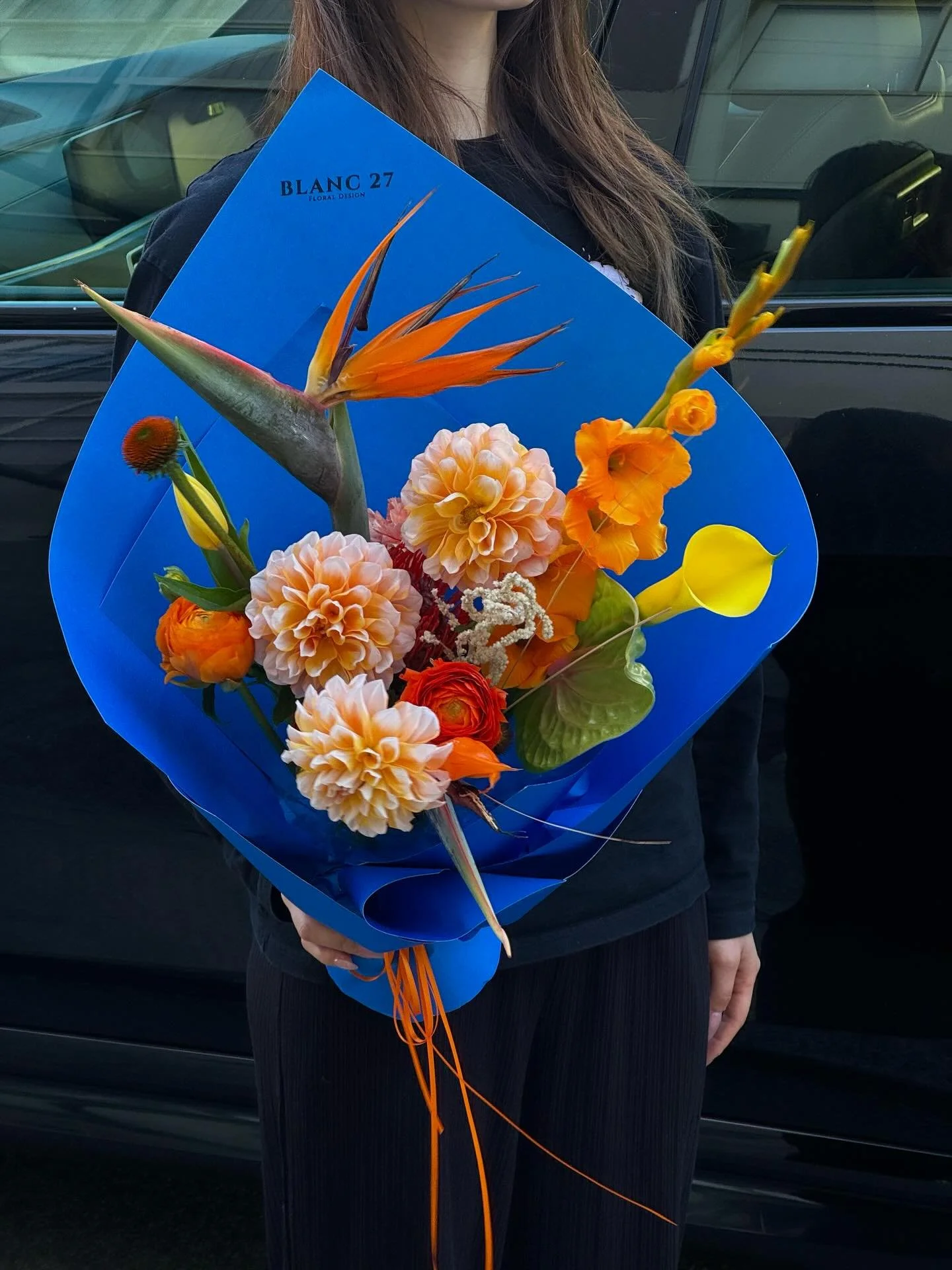 🔵🟠

#sydeny #sydneyflower #sydneyflorist #sydneyflowershop #bouquet #bouquetdesign #flowerdesign #flowerdelivery #floweronline #birthdayflower #anniversary #flowergift#dailyblooms #floweroftheday #FlowerPower #FlowerFriday #BloomsOfInstagram #Flora