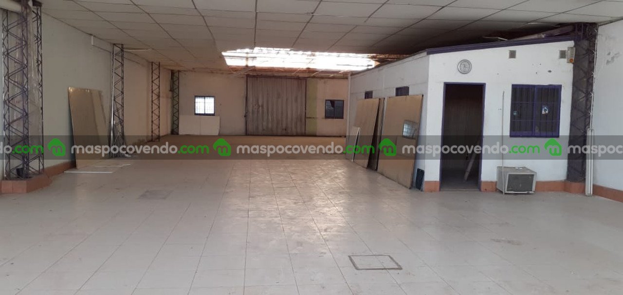 LOCAL COMERCIAL AV. ERNESTO SALVA-RAFAELA - FOTO DEPOSITO.jpg