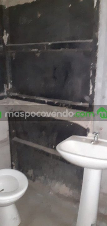 LOCAL COMERCIAL AV. ERNESTO SALVA-RAFAELA - FOTO BAÑO.jpg