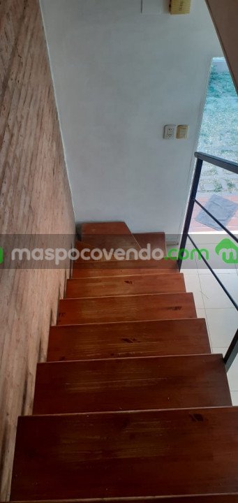 CASA DR. OYOLI-RAFAELA - FOTO ESCALERA.jpg