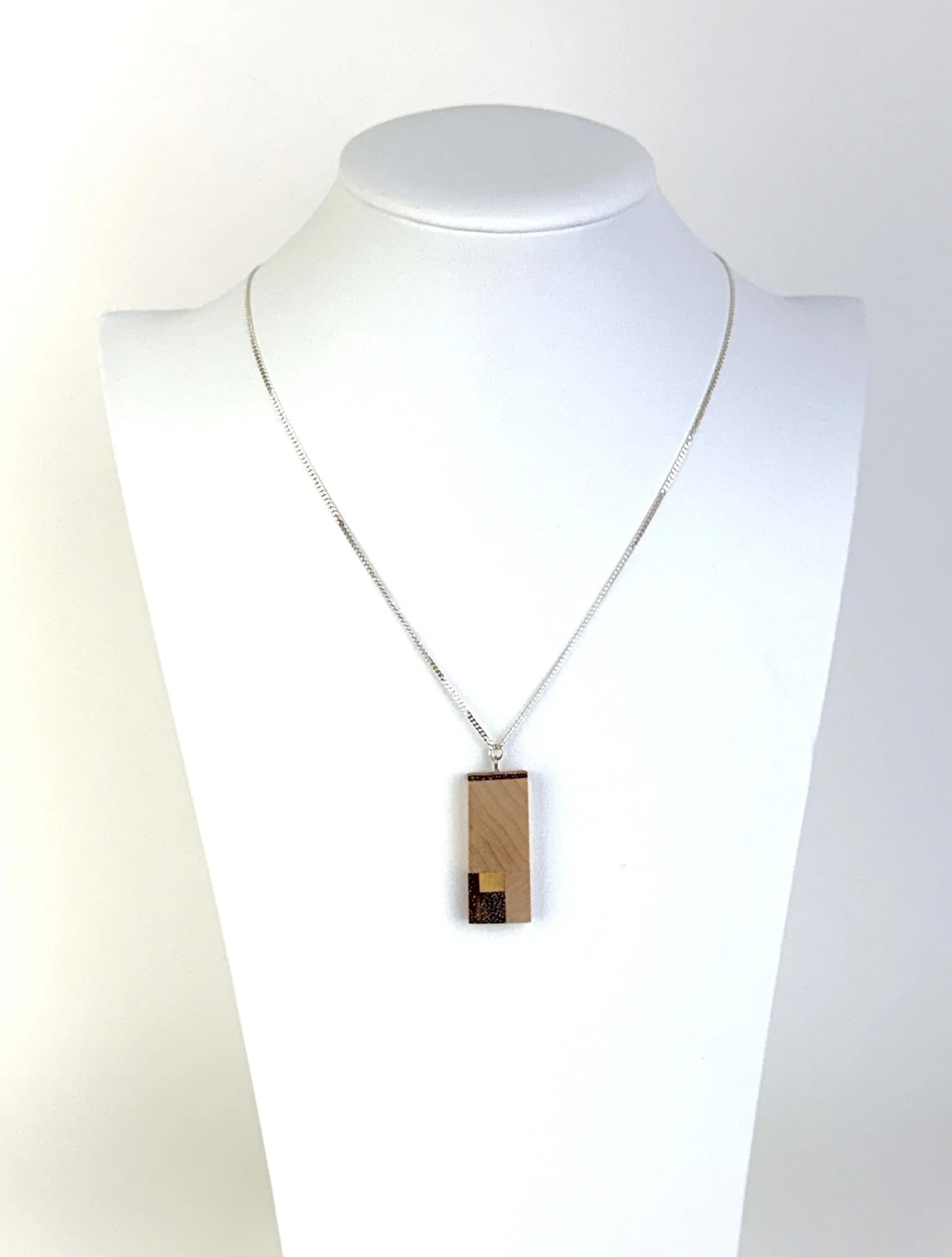 necklace-end-grain-02-display.jpg