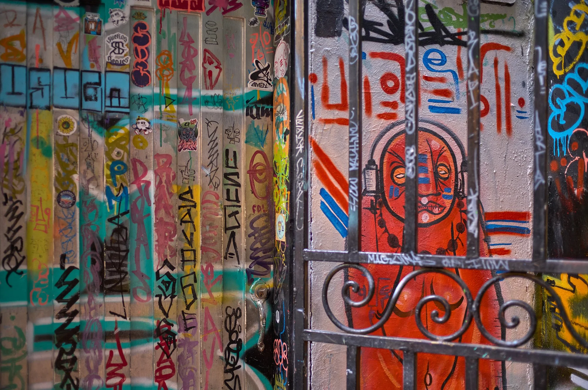 COMUNA BARS AND TAGS