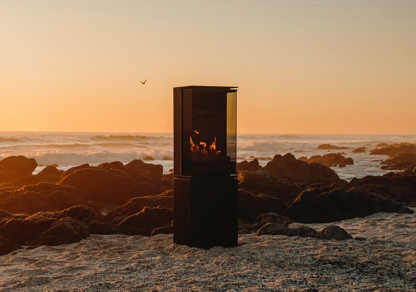 A world-first innovation in the fireplace industry. This fireplace was designed with artificial intelligence 🔥

#foreignstudio #contentcreation