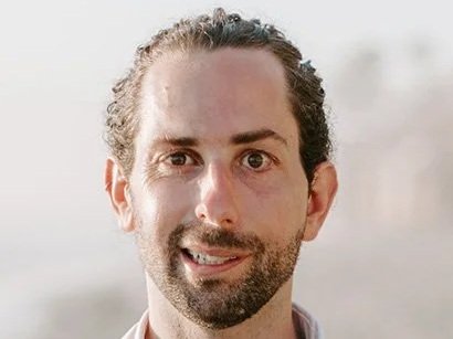 portrait of Dr. Justin Assioun