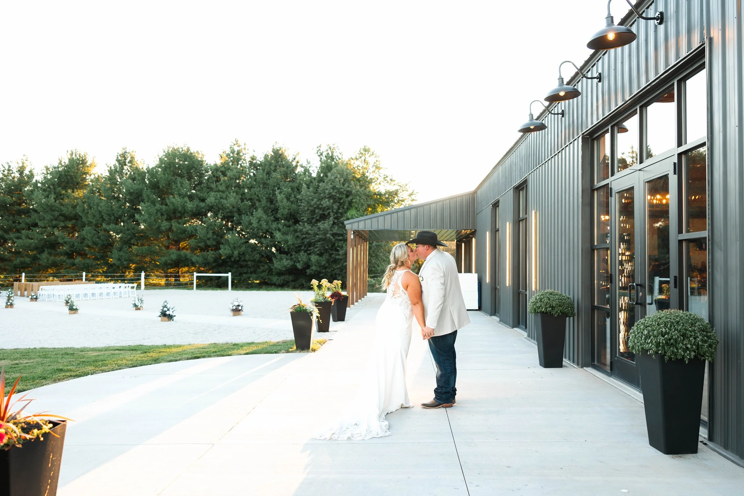Barn wedding venues quad cities | Beachweddingtips.com