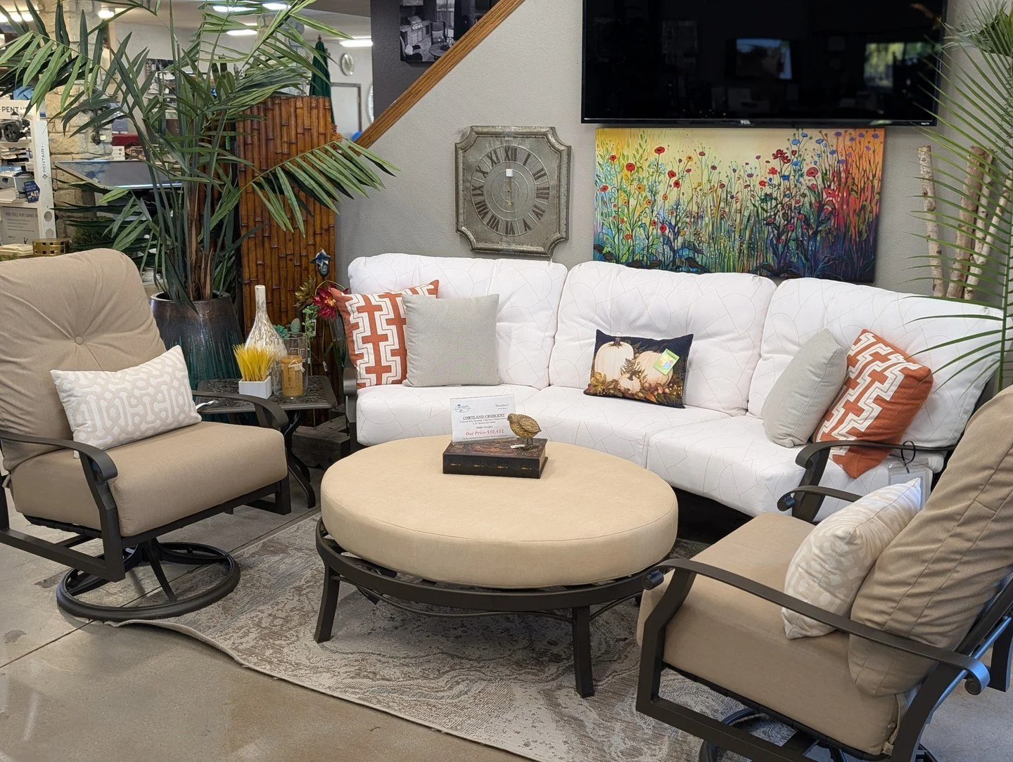 π Fall in love with your outdoor space all over again! Whether it’s cozy furniture, glowing fire features, or decor that brings the wow to your porch — The Outdoor Living Center has everything to help you savor every fall evening in styl