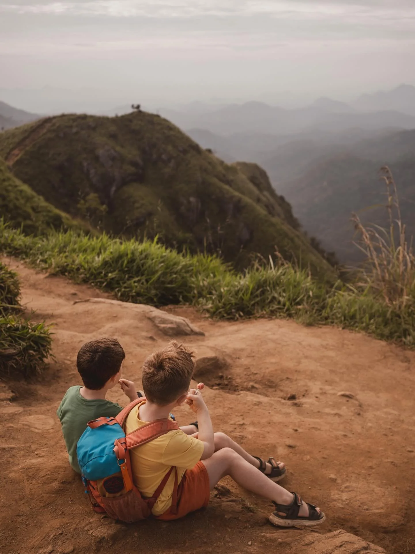 Ella 🌿 

A fully packed three days in this busy place. The scenery here is absolutely undeniably breathtaking - The tea plantations, the hills, the winding hairpin roads. Here&rsquo;s some things we got up to with the kids. 

🗻 Climbed Little Adam&