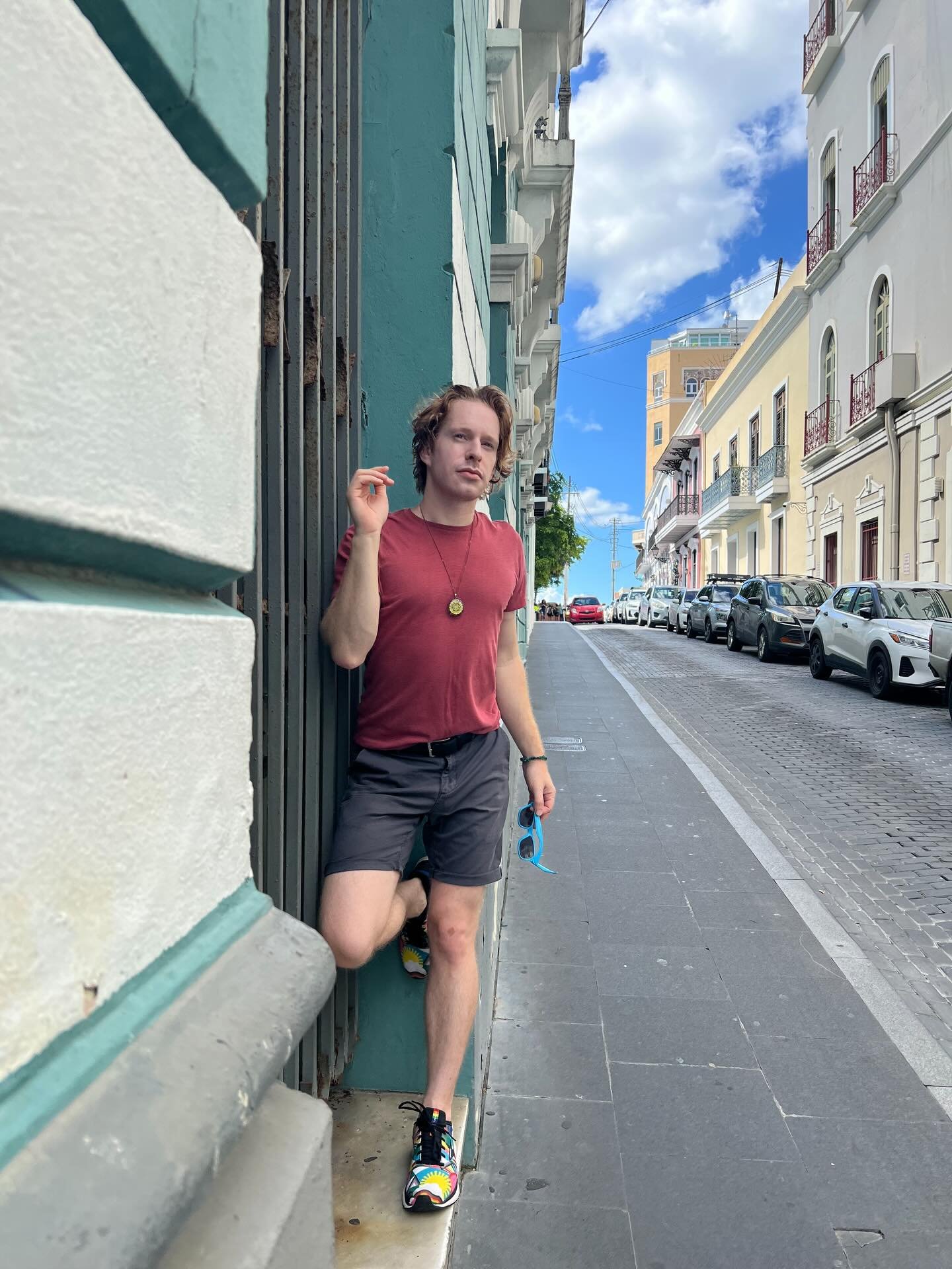 Nothing dramatic.
Just showing up as myself.

#remarkable #stillwalking #streetmoment #beingpresent #lifelately