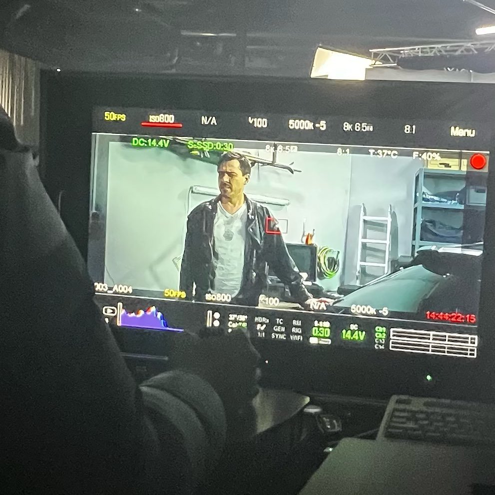 Was f&uuml;r eine coole Produktion! Ich freu mich auf das Resultat 🤩 Danke an die Kollegen, Crew und Produzent 👌 Ganz fantastisch 😝
.
#actor #actorslife #acting #schauspieler #filminfreiburg #breisgau #freiburg #zockerdad #allesverspielt #matthias