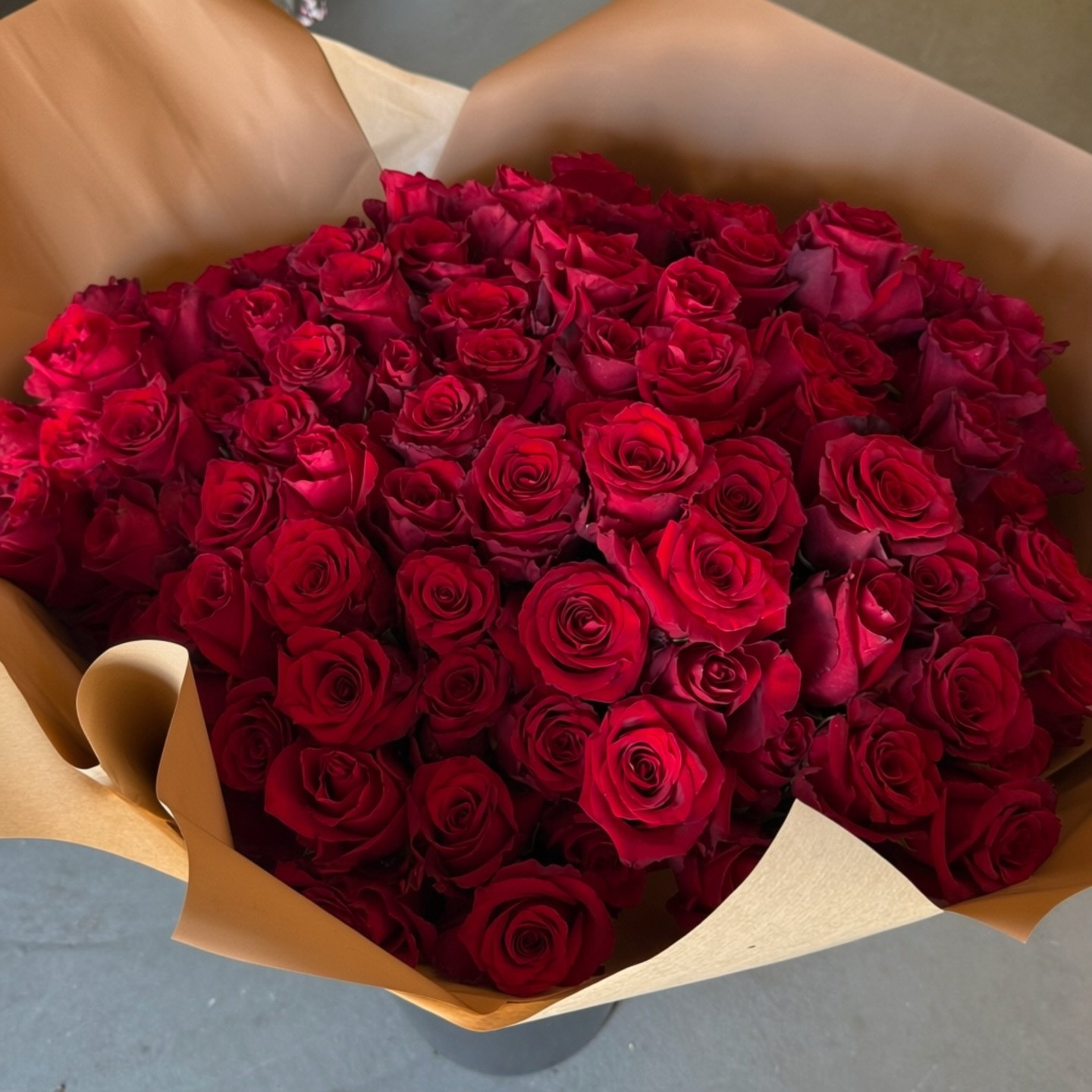 💗 Dia dos Namorados 💗

J&aacute; estamos a aceitar pr&eacute;-encomendas para o Dia dos Namorados.
Escolha rosas vermelhas cl&aacute;ssicas ou um bouquet rom&acirc;ntico.

As rosas esgotam sempre &mdash; encomende com anteced&ecirc;ncia.
Encomende 