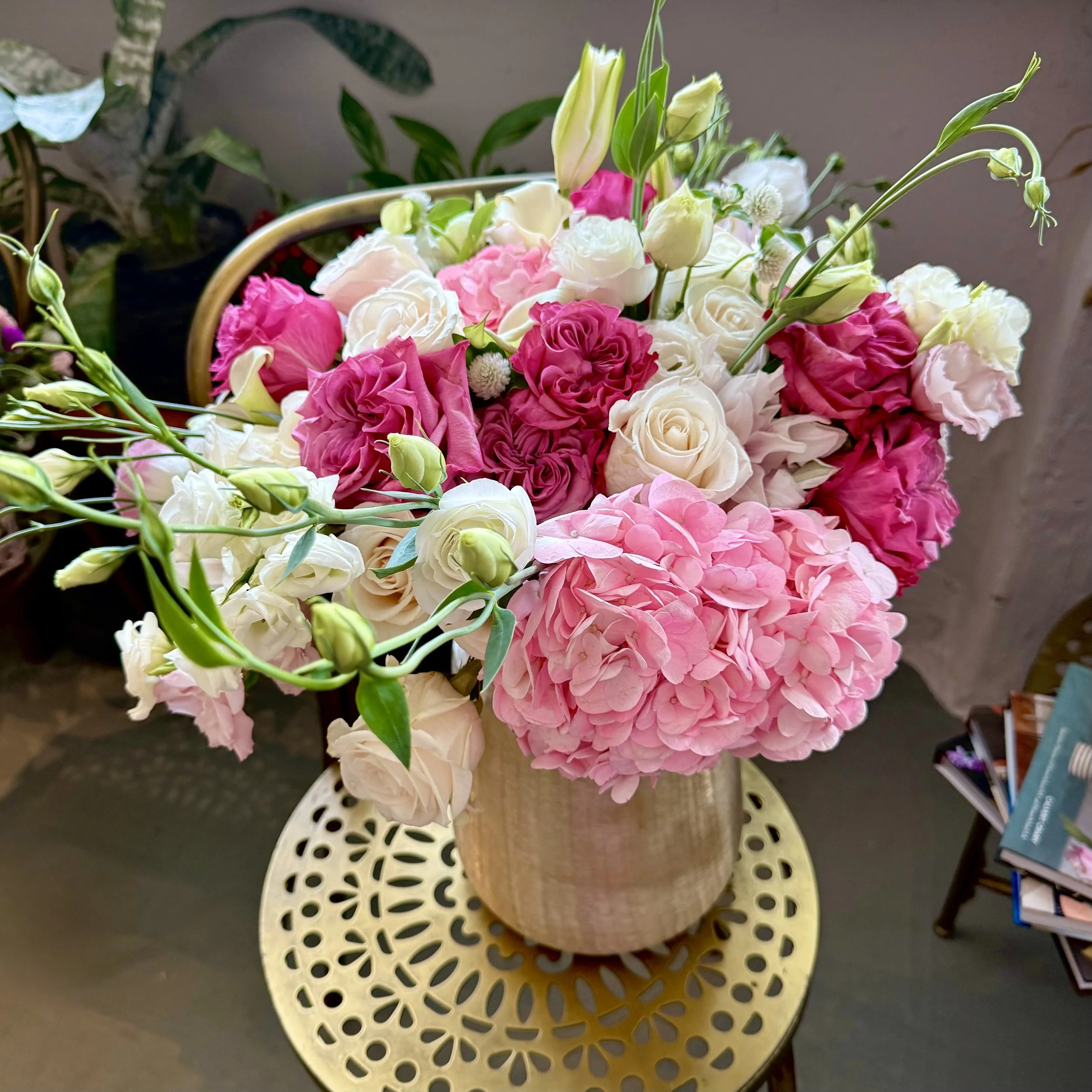 Sea of Love – Premium Garden Bouquet